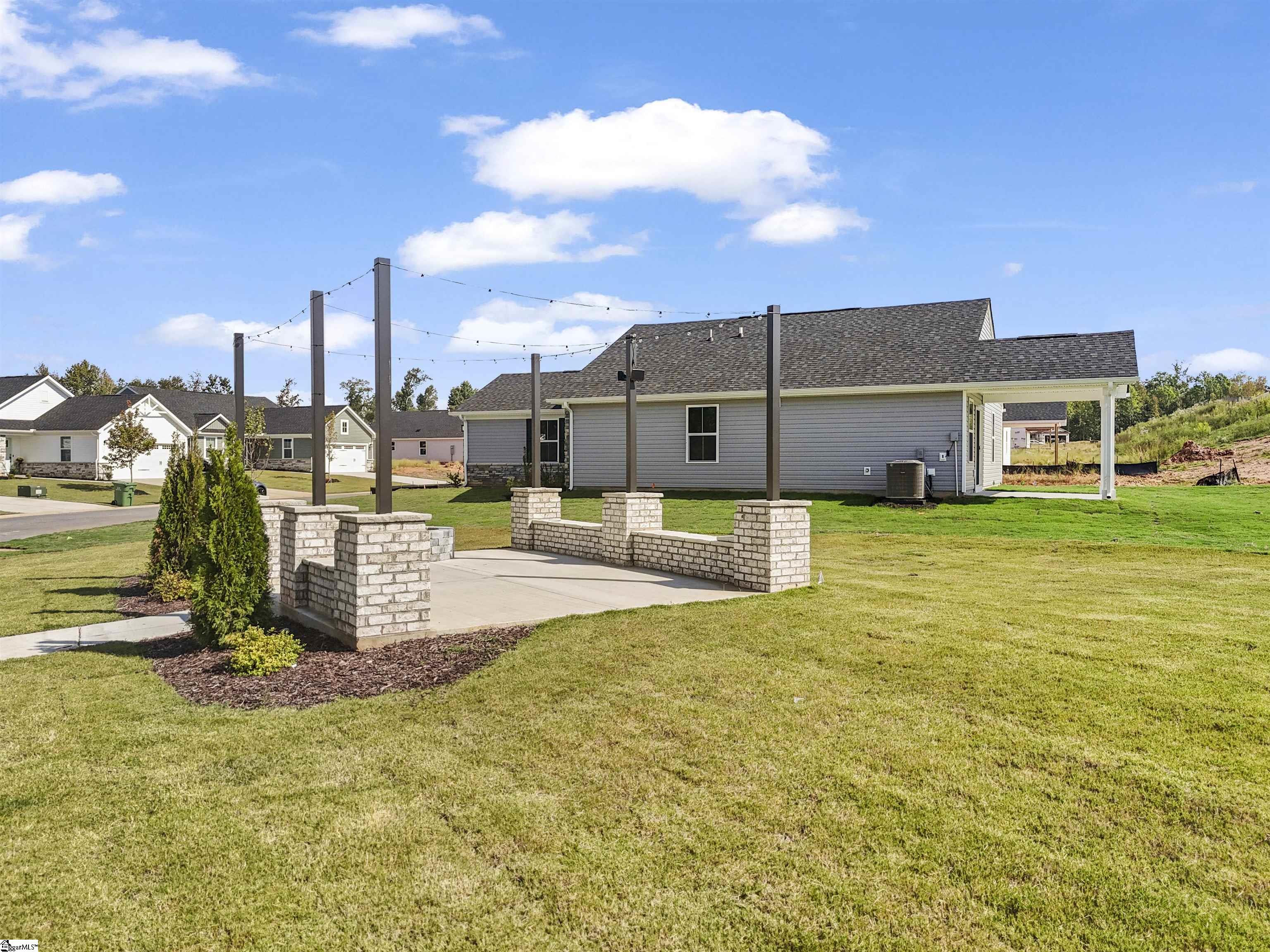 332 Longleaf Way Seneca, SC 29678