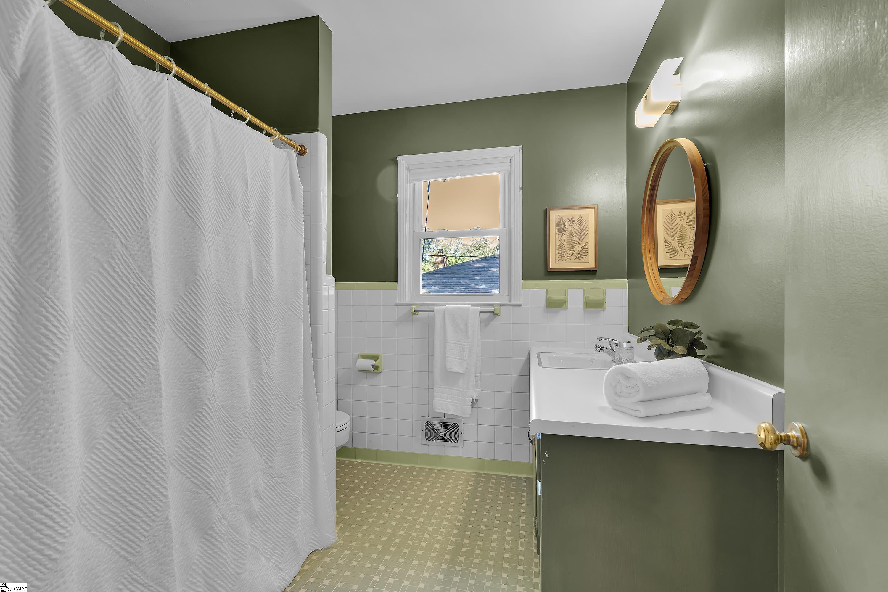 207 Melbourne Lane Greenville, SC 29615