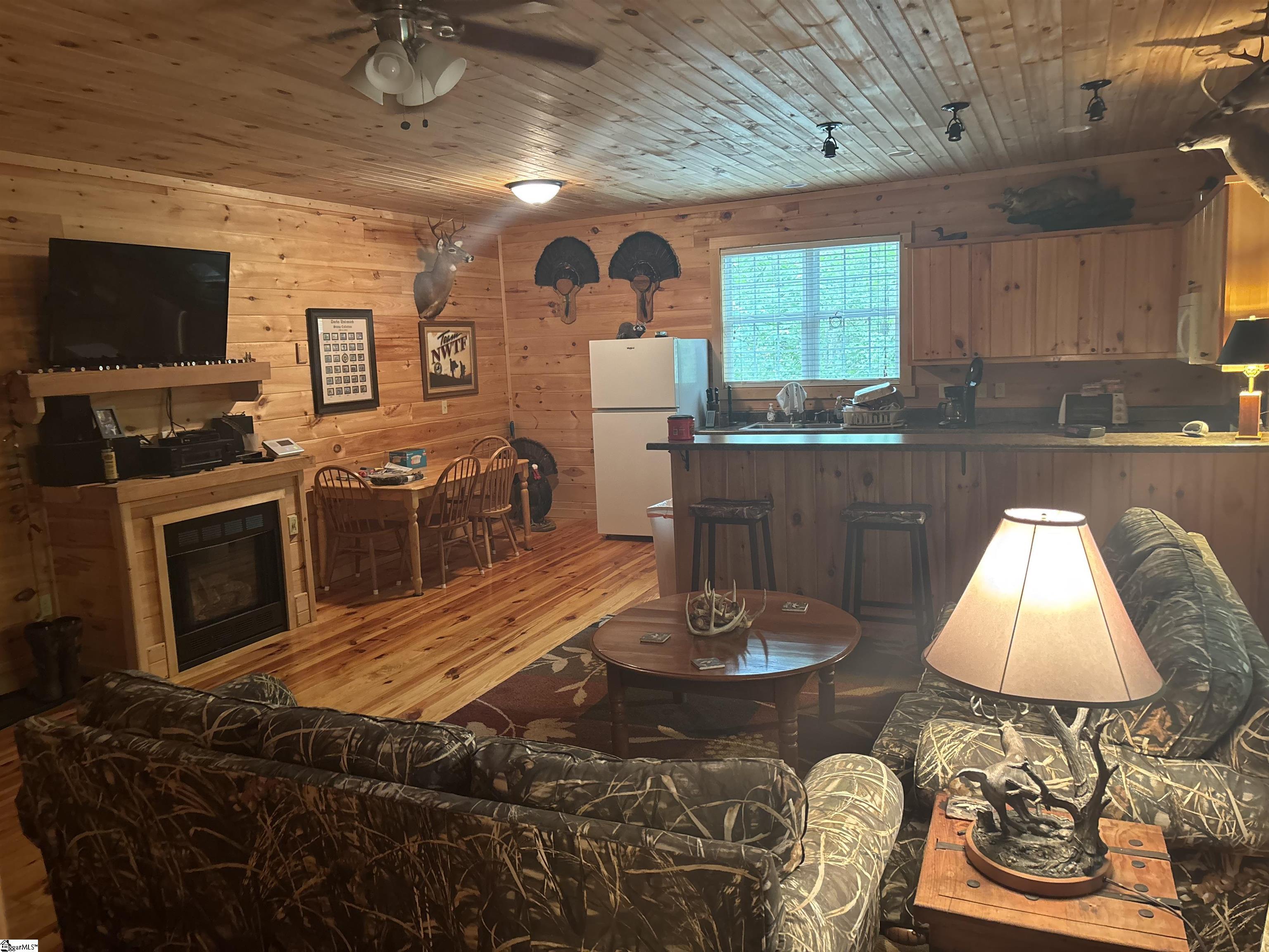 1087 Bobby Facuette Road Jonesville, SC 29353