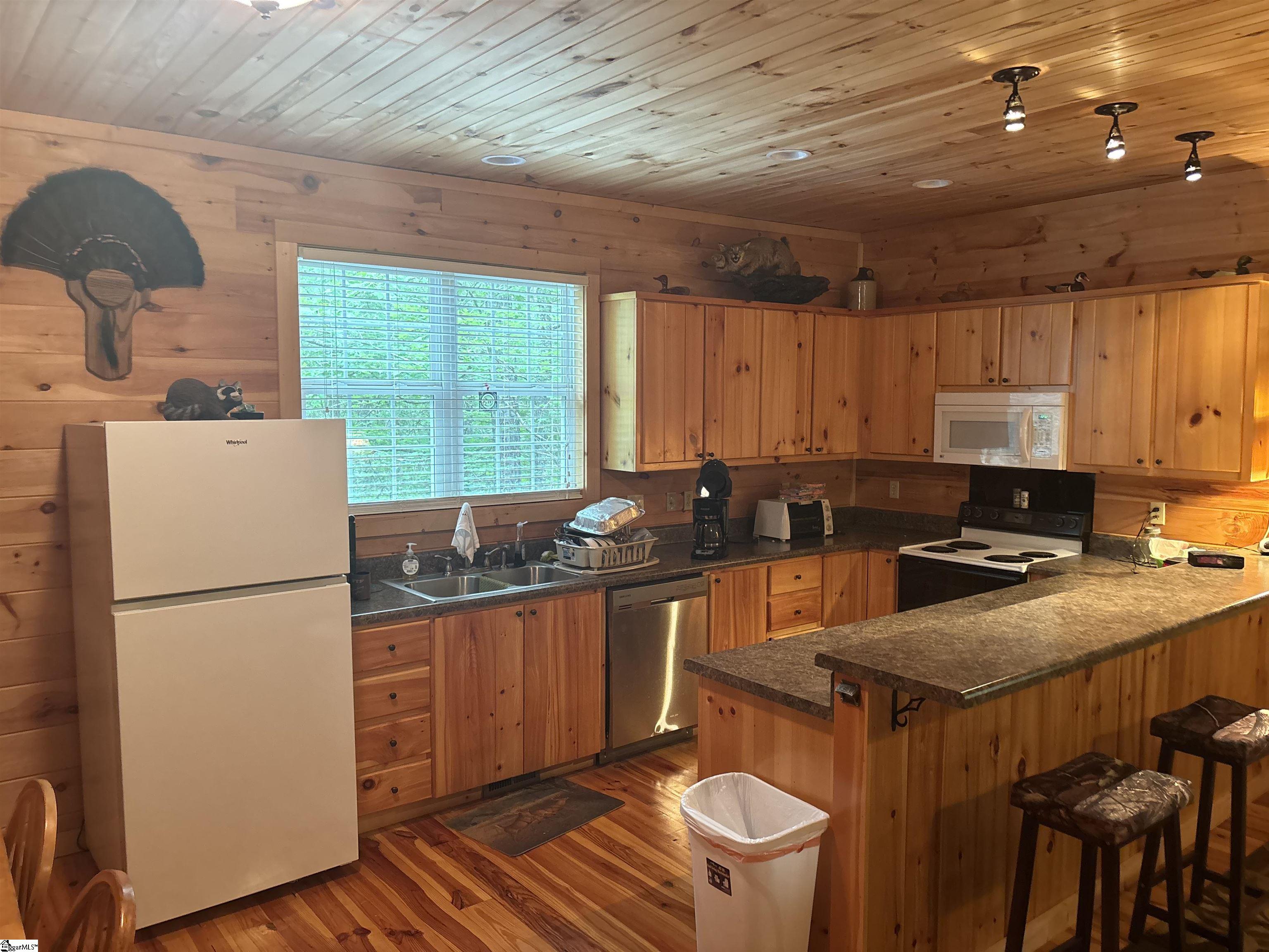 1087 Bobby Facuette Road Jonesville, SC 29353