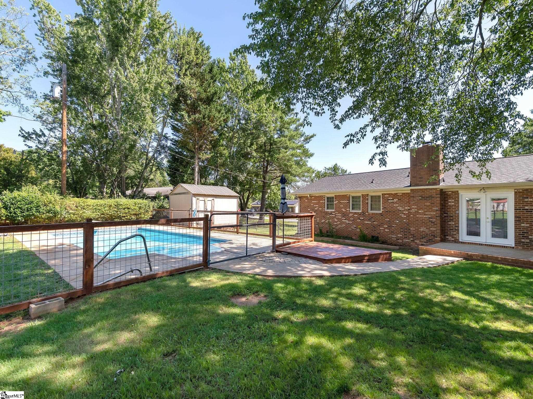 13 Elkhorn Drive Greenville, SC 29617