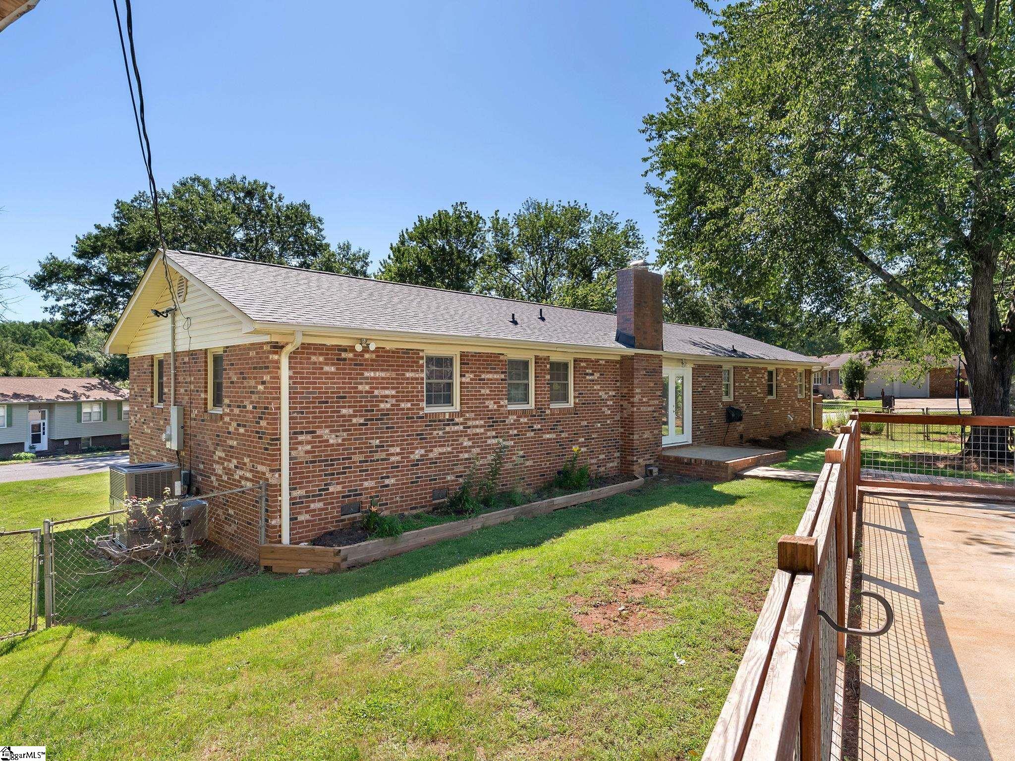 13 Elkhorn Drive Greenville, SC 29617