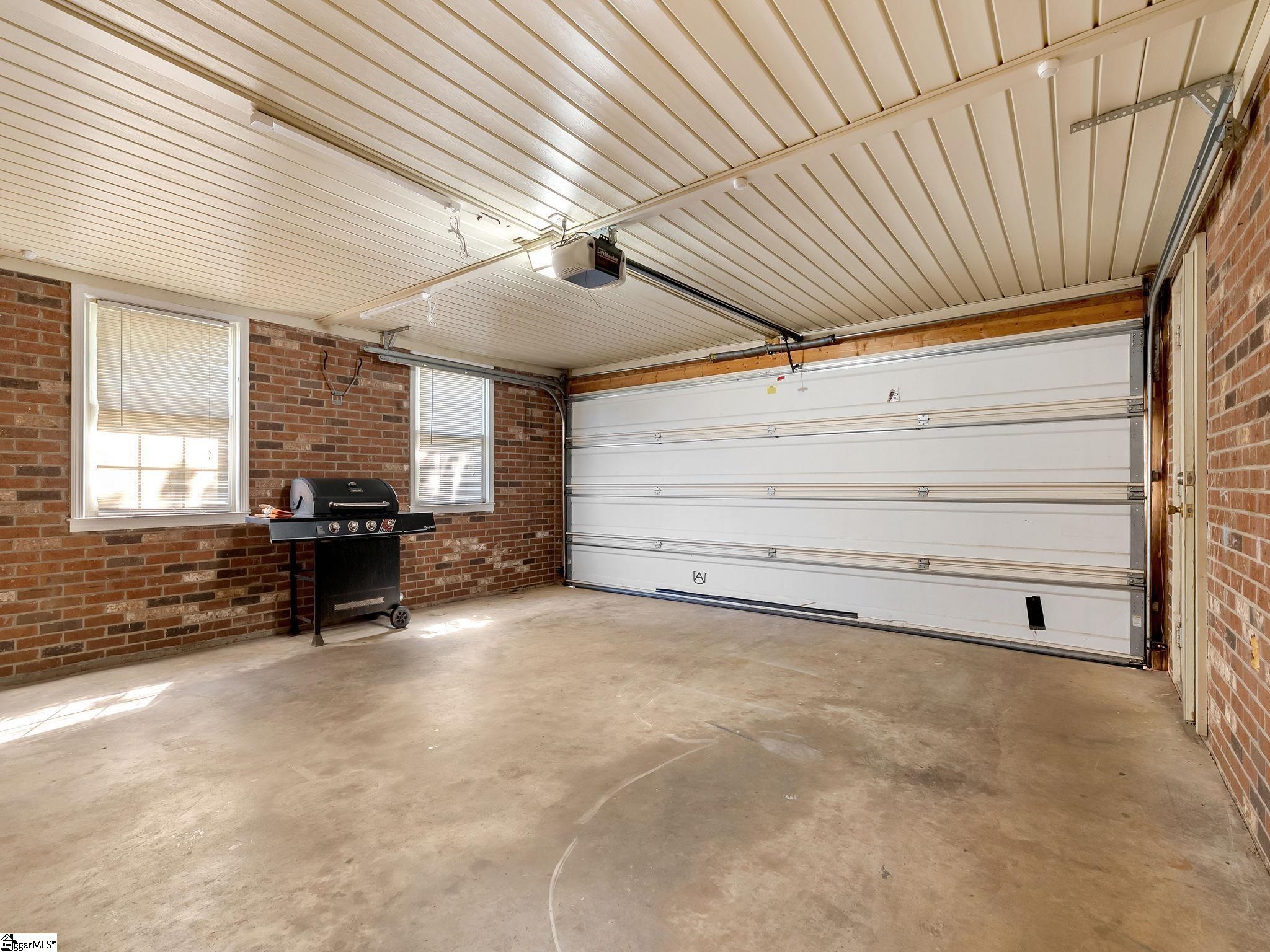 13 Elkhorn Drive Greenville, SC 29617