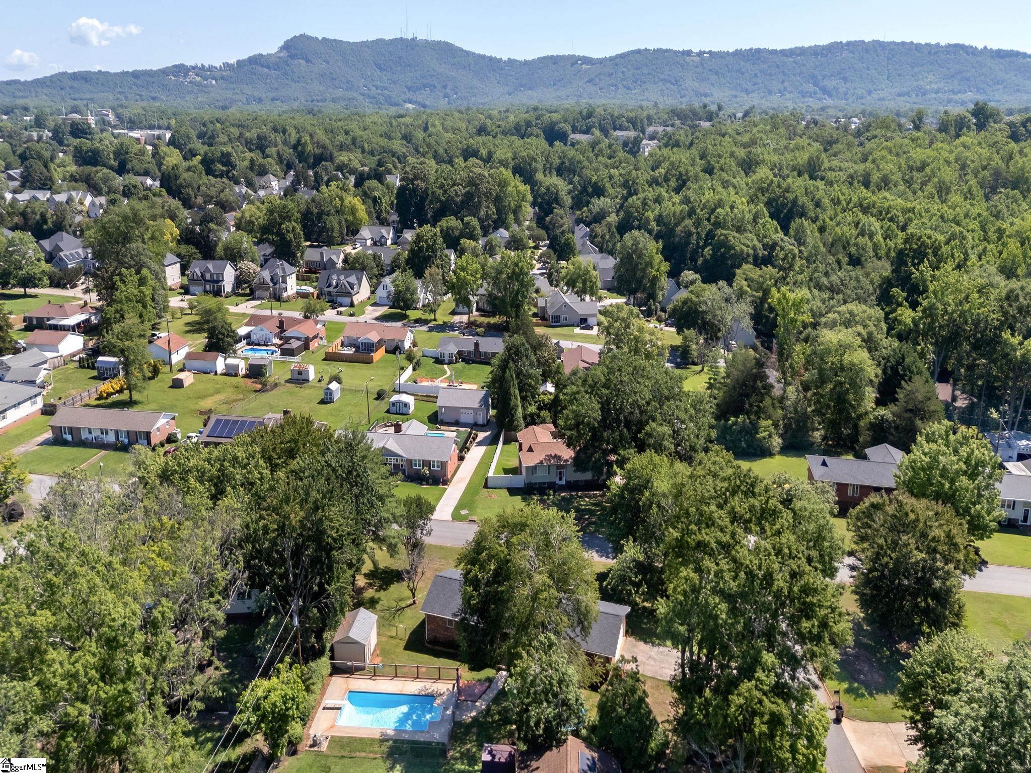 13 Elkhorn Drive Greenville, SC 29617