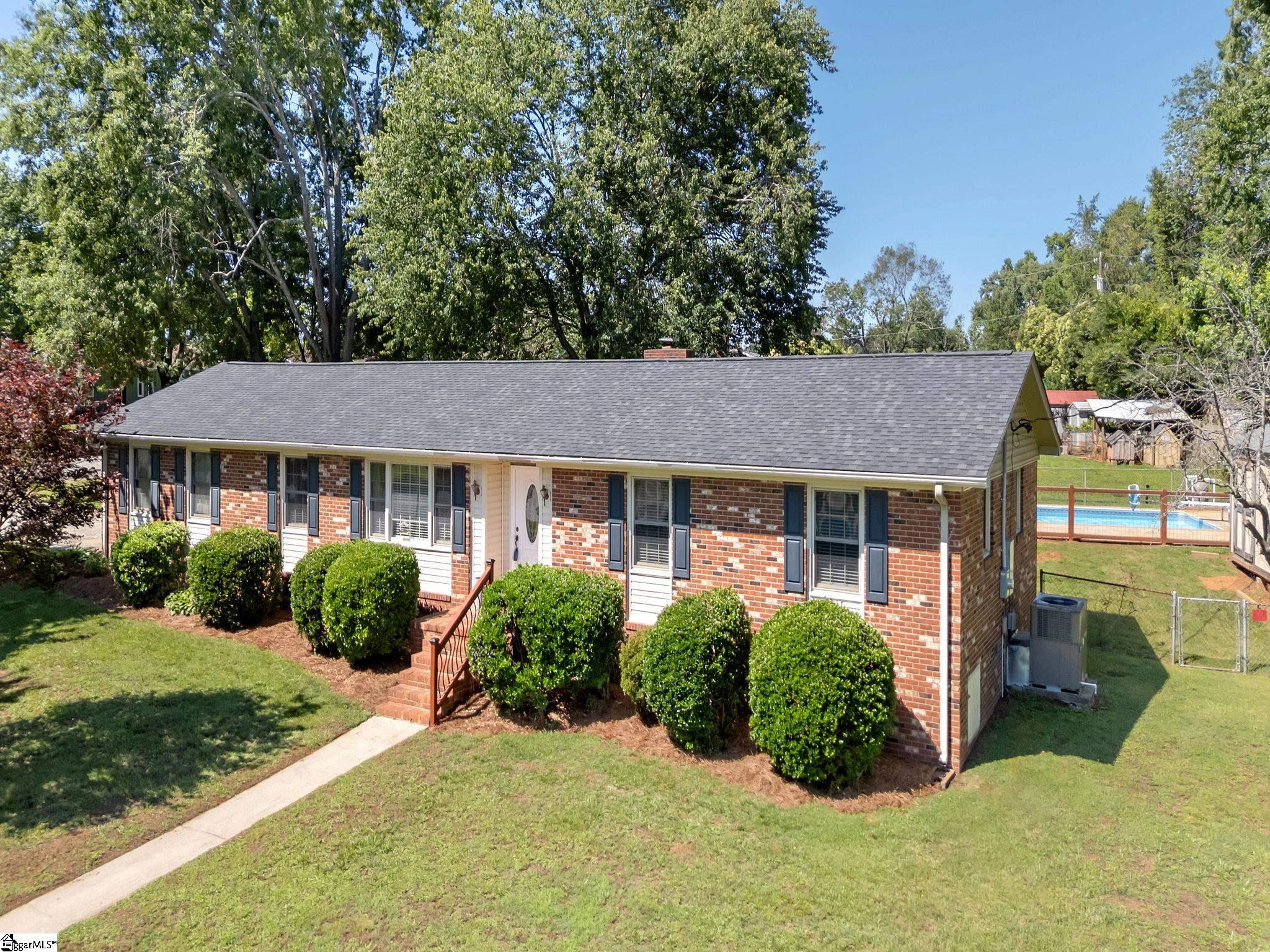 13 Elkhorn Drive Greenville, SC 29617