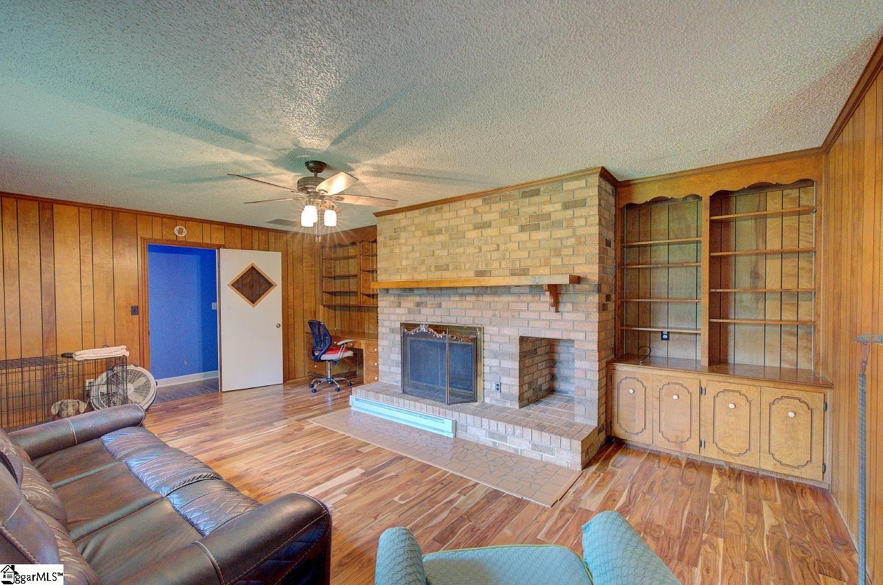 503 Edgewater Road Woodruff, SC 29388