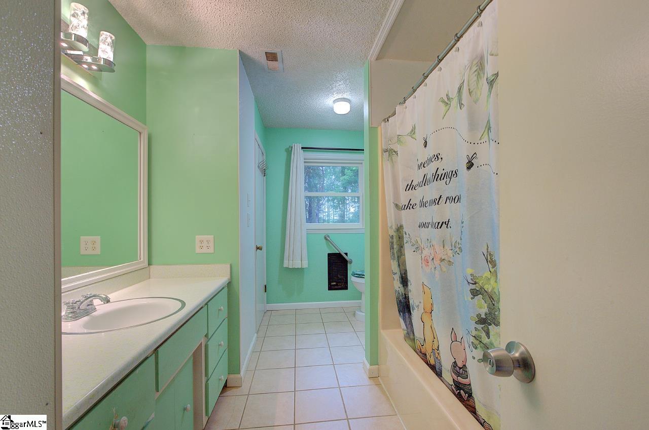 503 Edgewater Road Woodruff, SC 29388