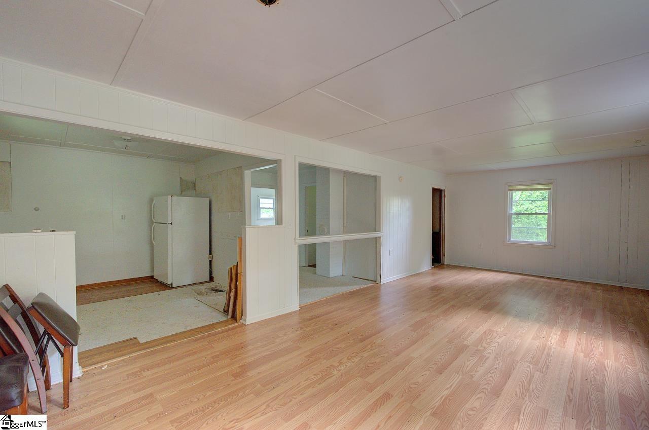 503 Edgewater Road Woodruff, SC 29388