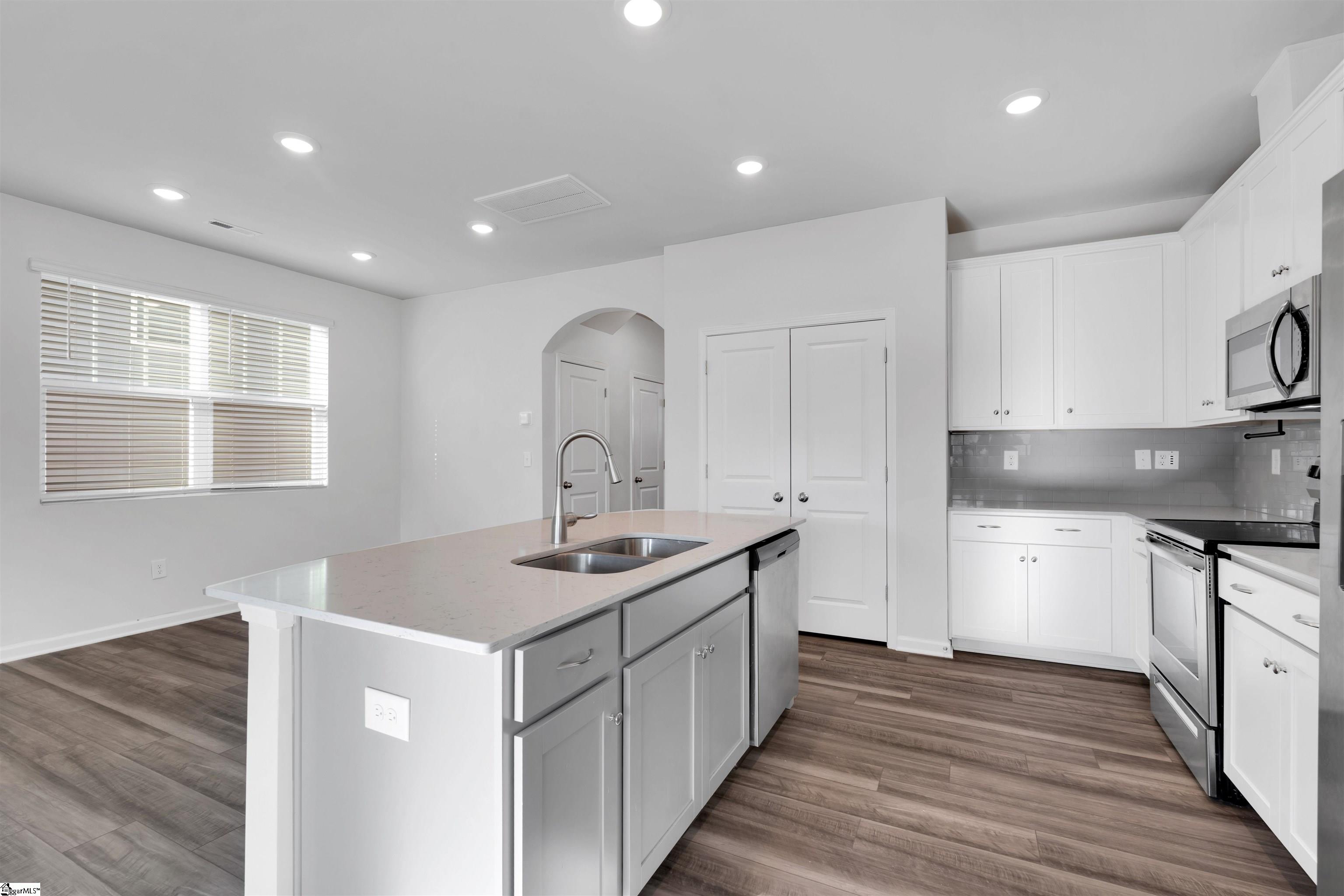 309 E Compass Way Easley, SC 29640