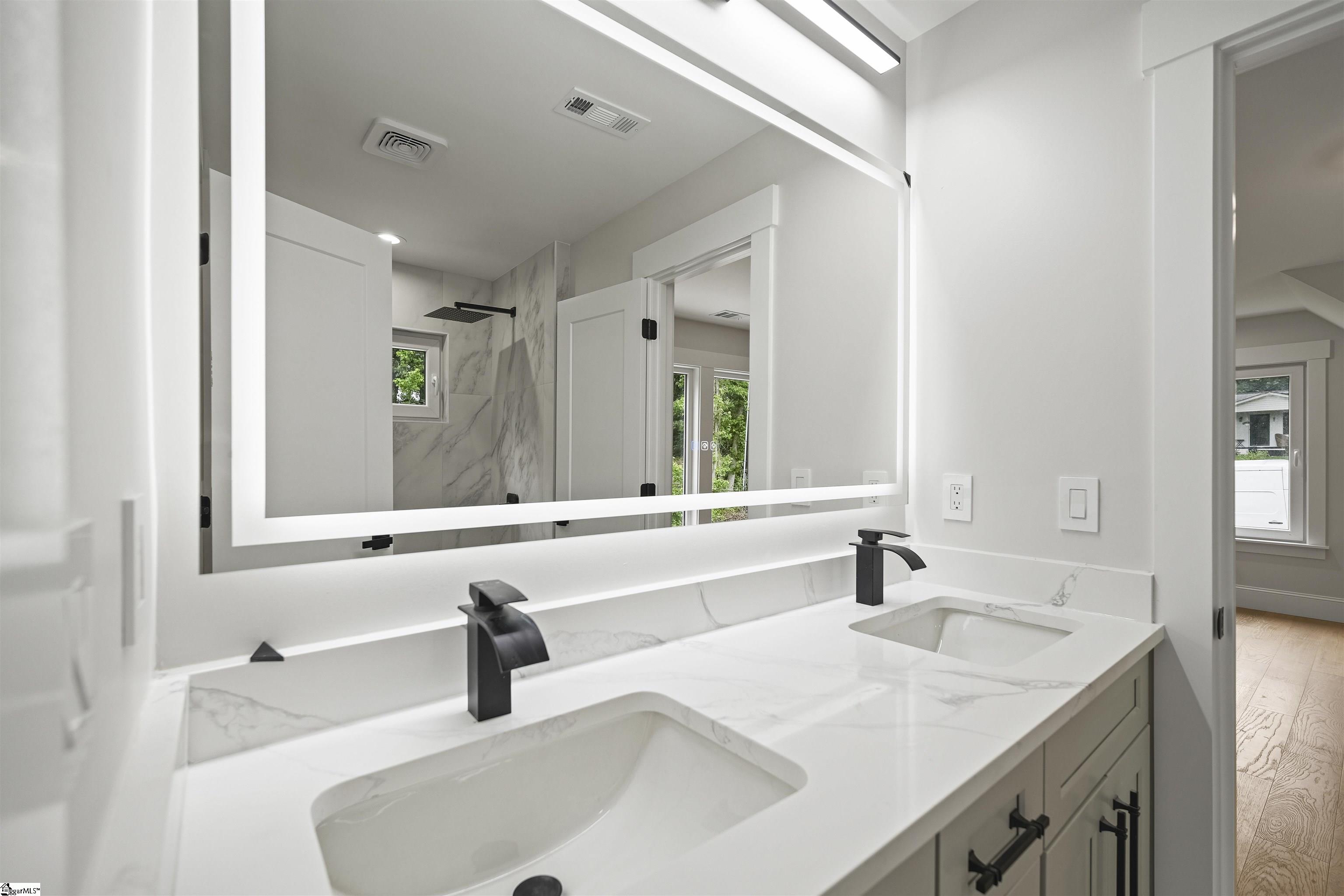 1026 Lakewood Drive Anderson, SC 29625