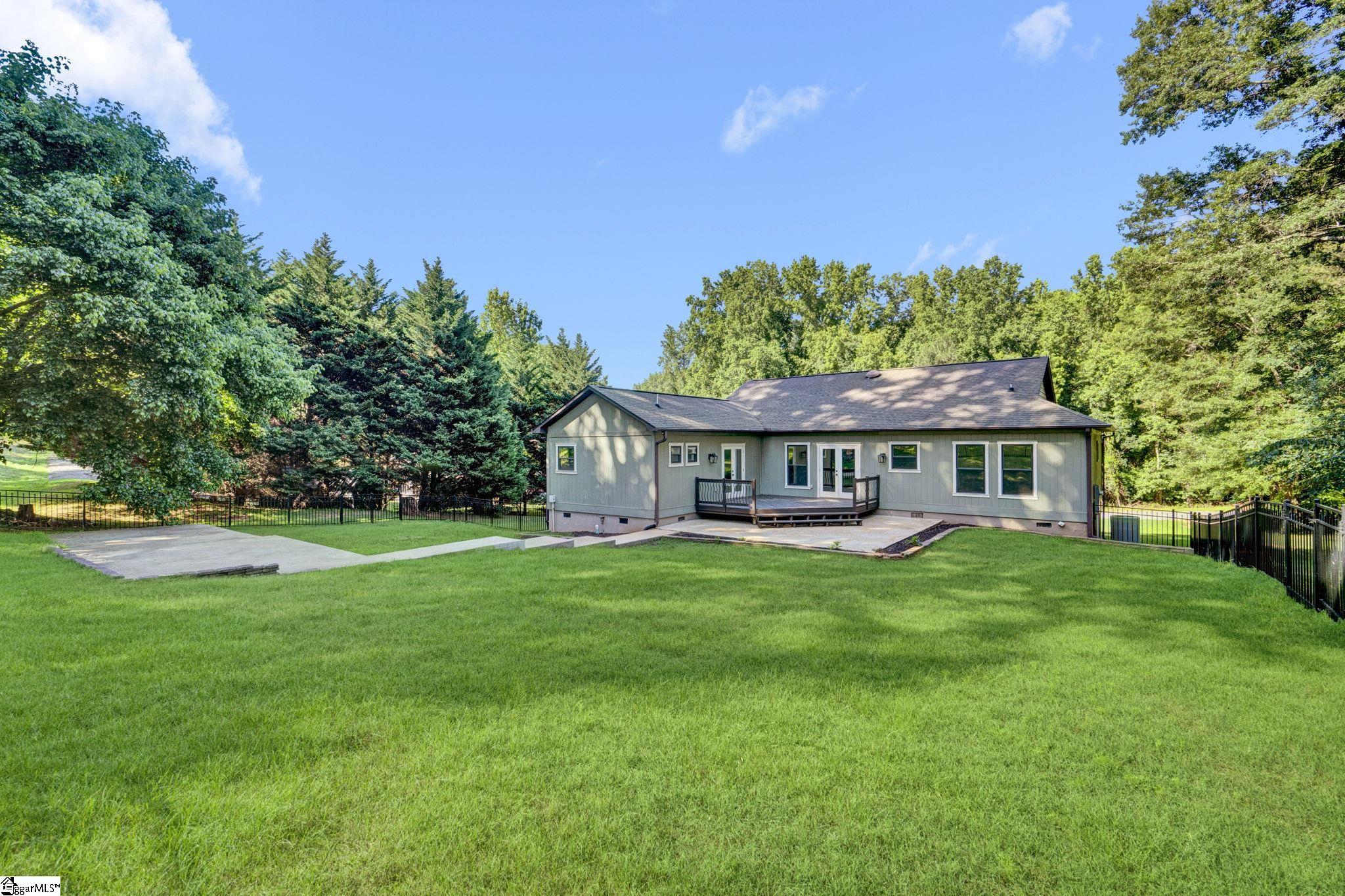 736 Three Wood Lane Woodruff, SC 29388