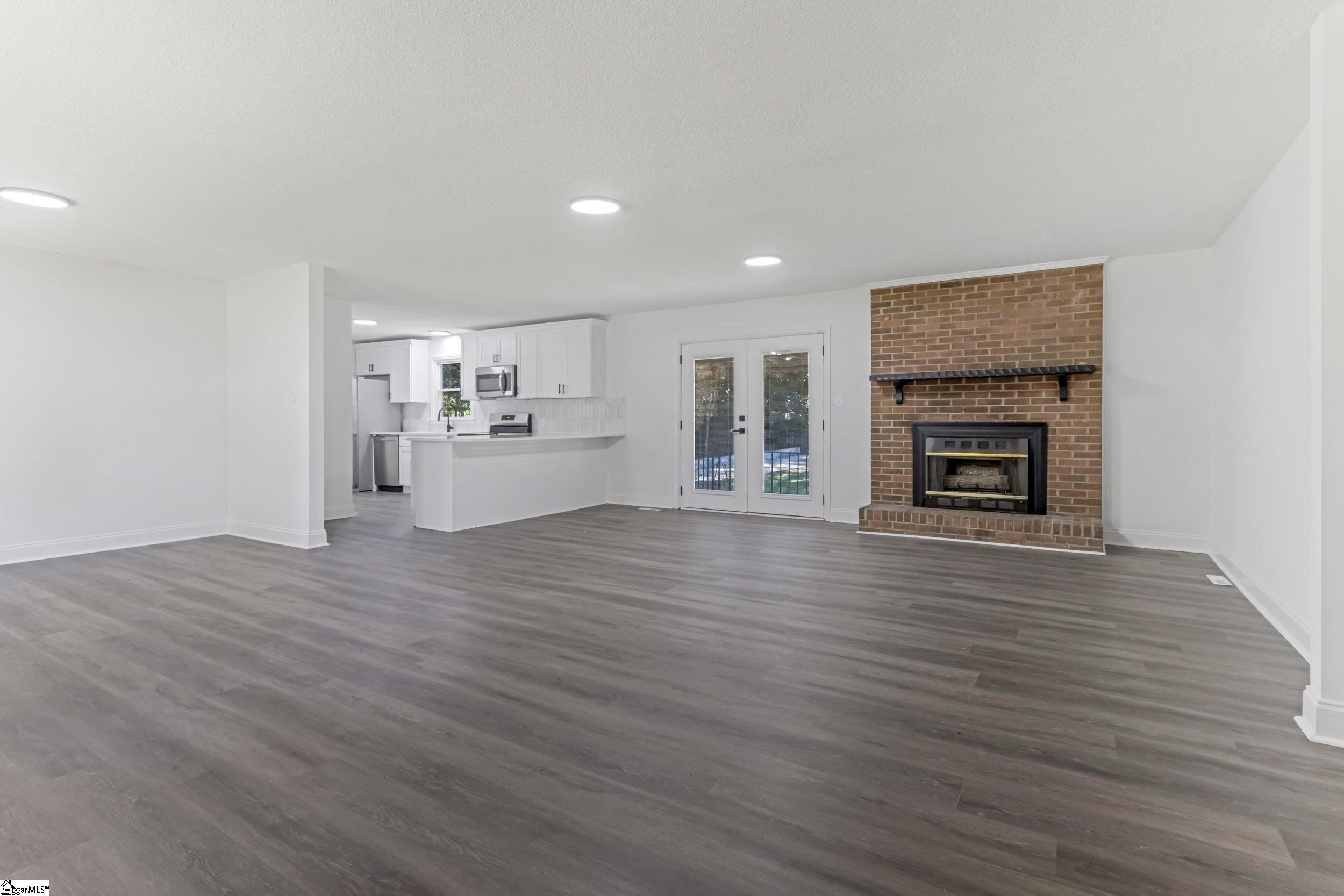 402 Woodley Road Spartanburg, SC 29306