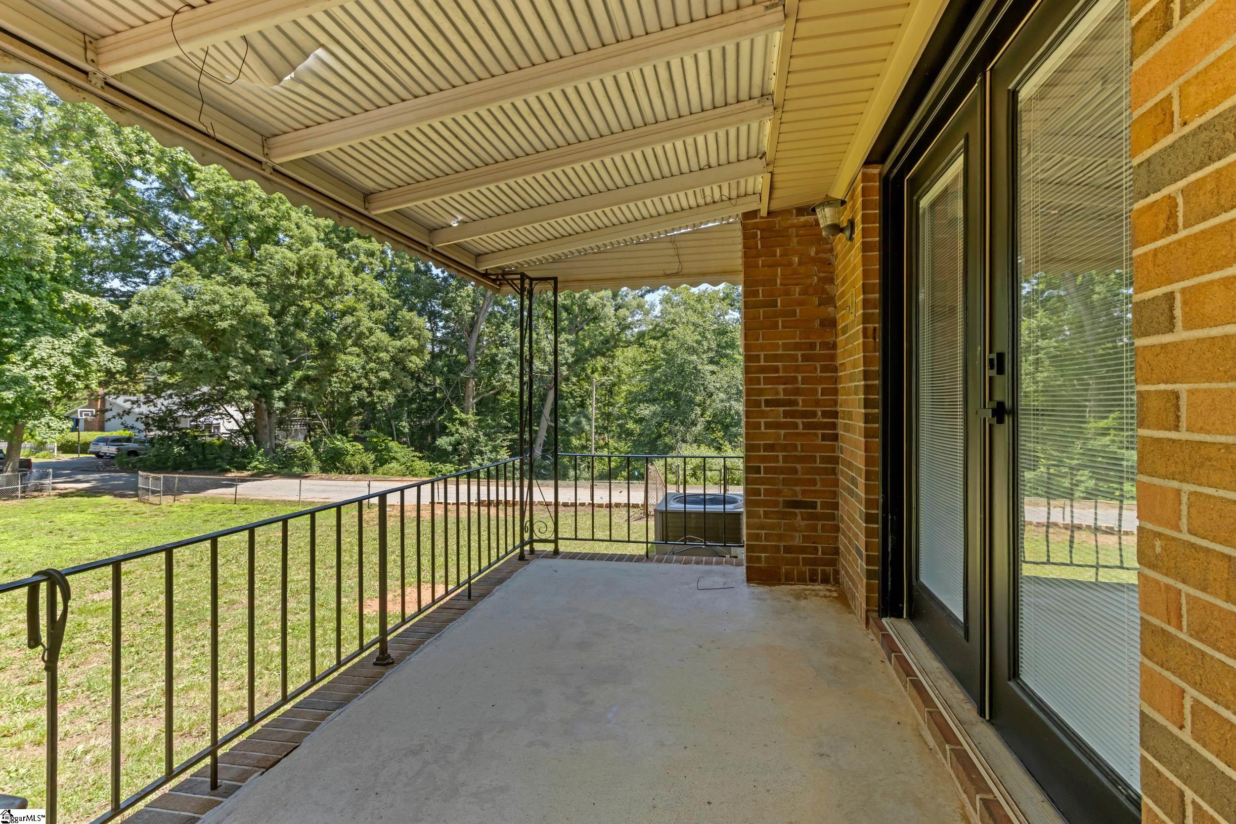 402 Woodley Road Spartanburg, SC 29306