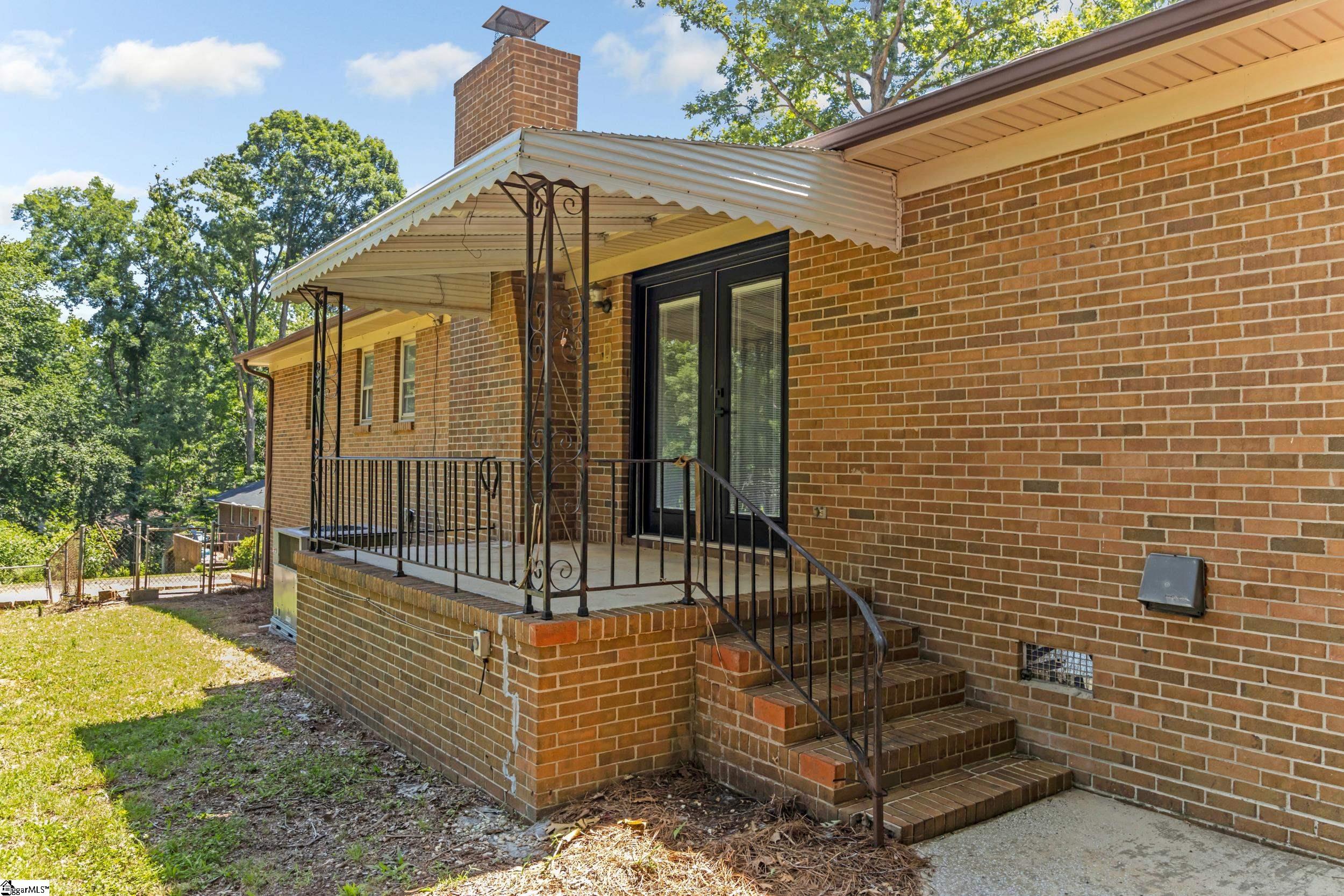 402 Woodley Road Spartanburg, SC 29306