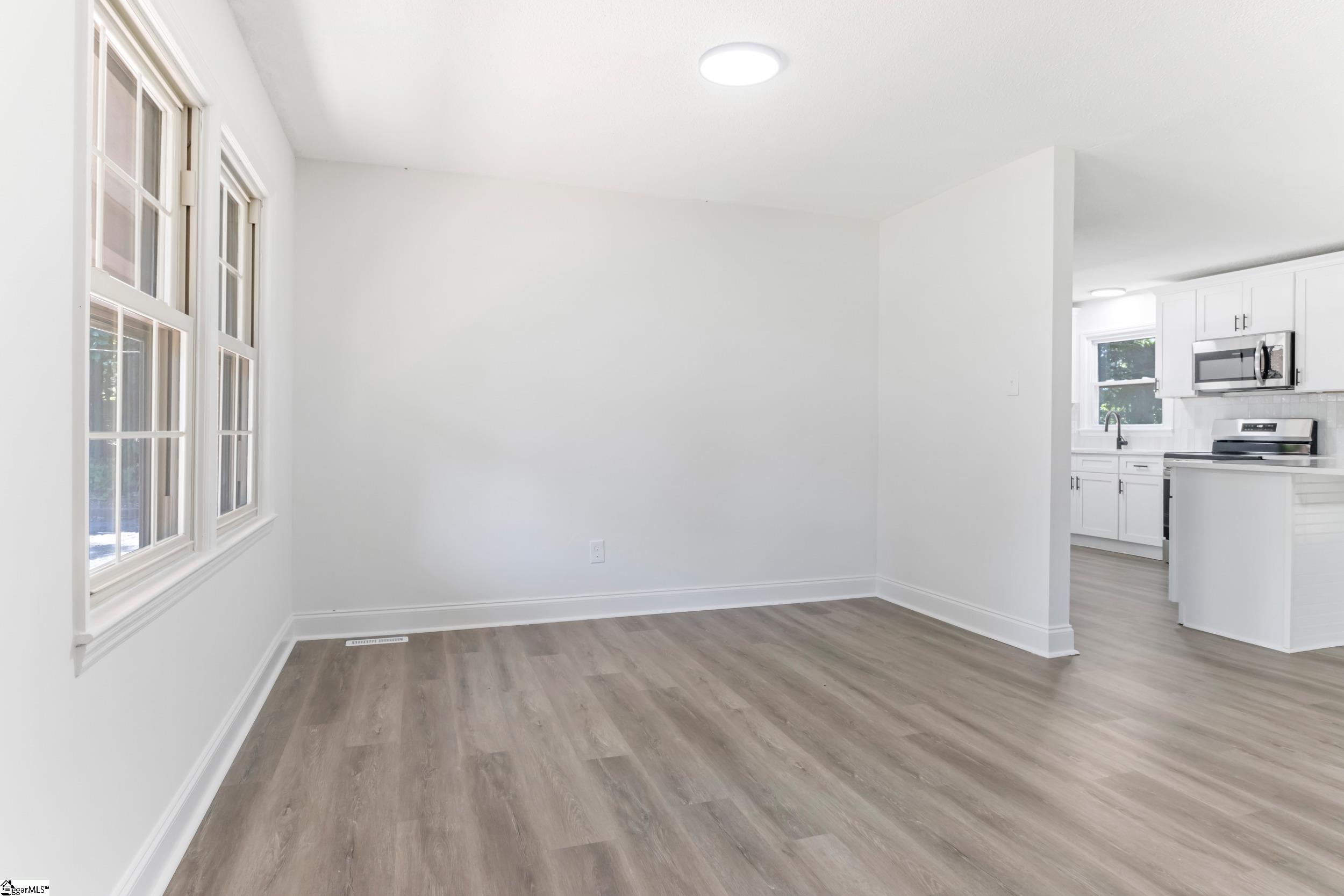 402 Woodley Road Spartanburg, SC 29306