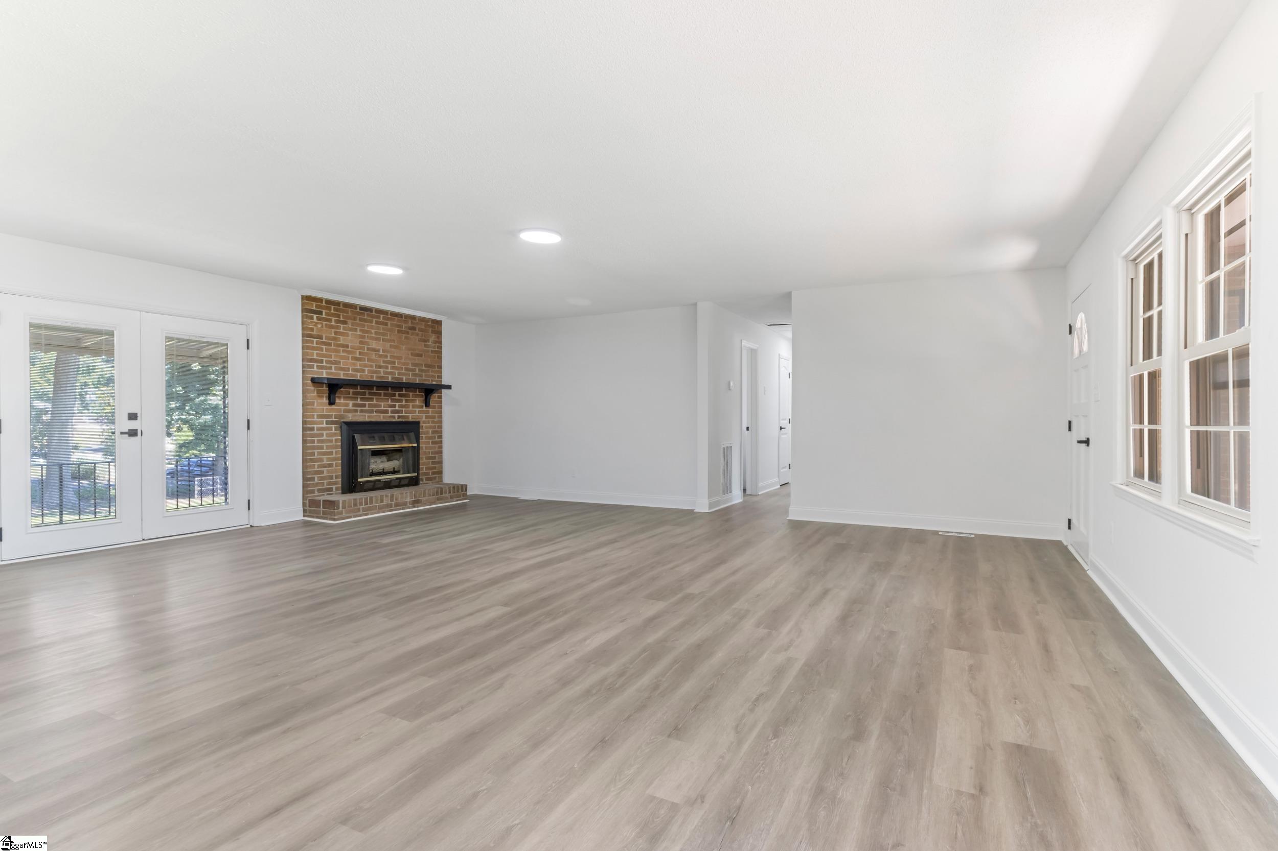 402 Woodley Road Spartanburg, SC 29306