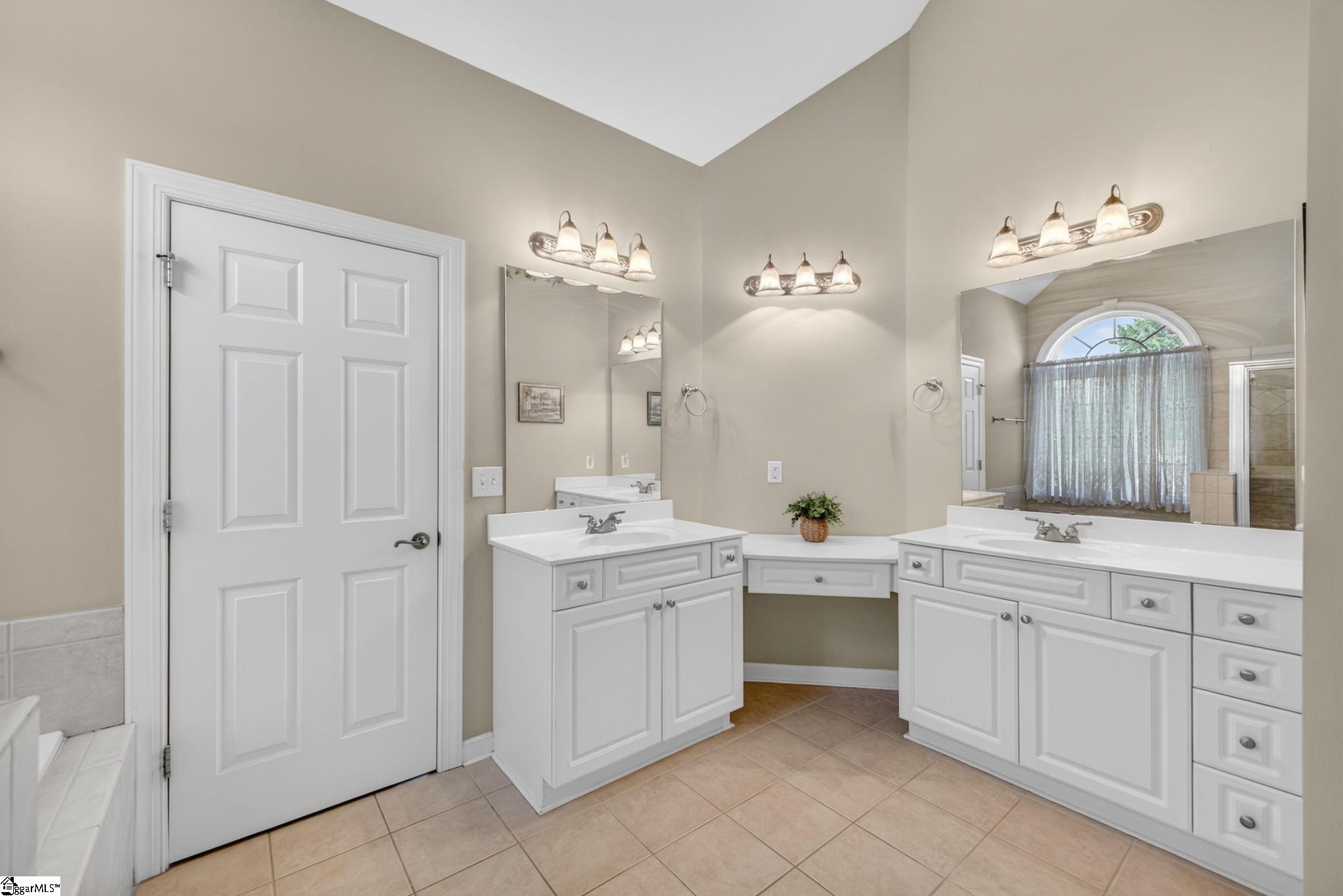 206 Abercorn Way Simpsonville, SC 29681