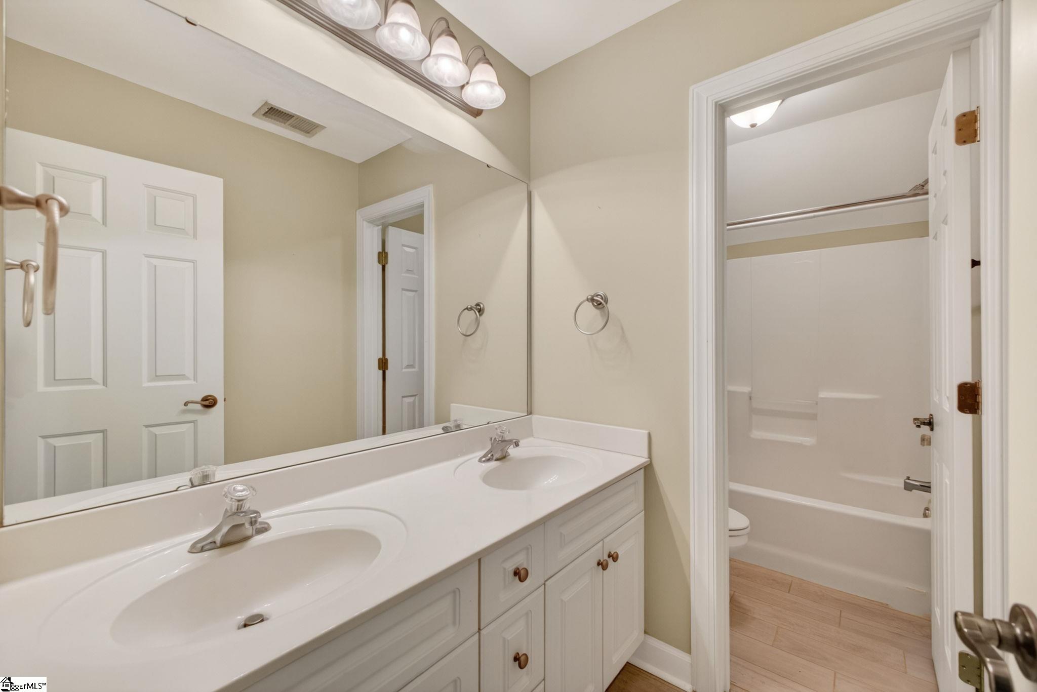 206 Abercorn Way Simpsonville, SC 29681