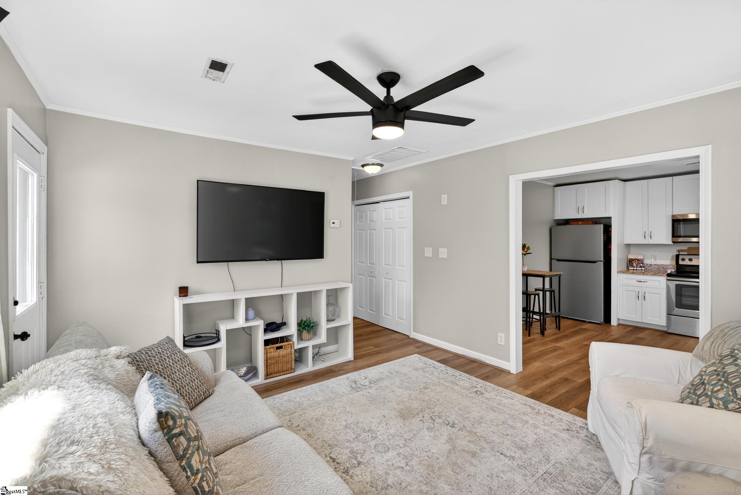 7 Burns Circle Greenville, SC 29605