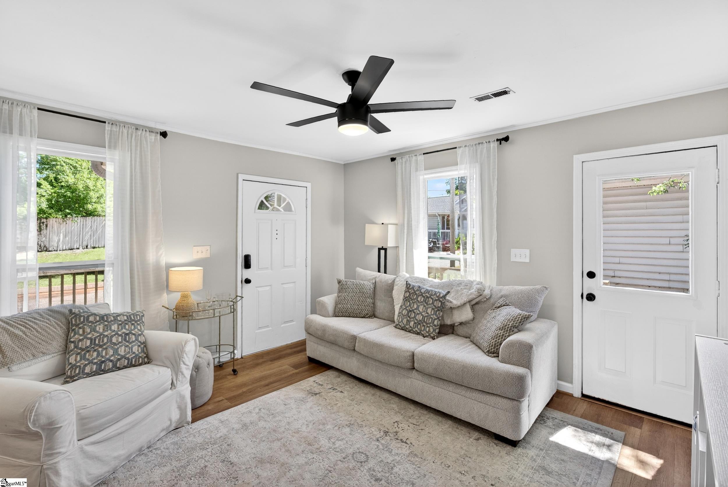 7 Burns Circle Greenville, SC 29605