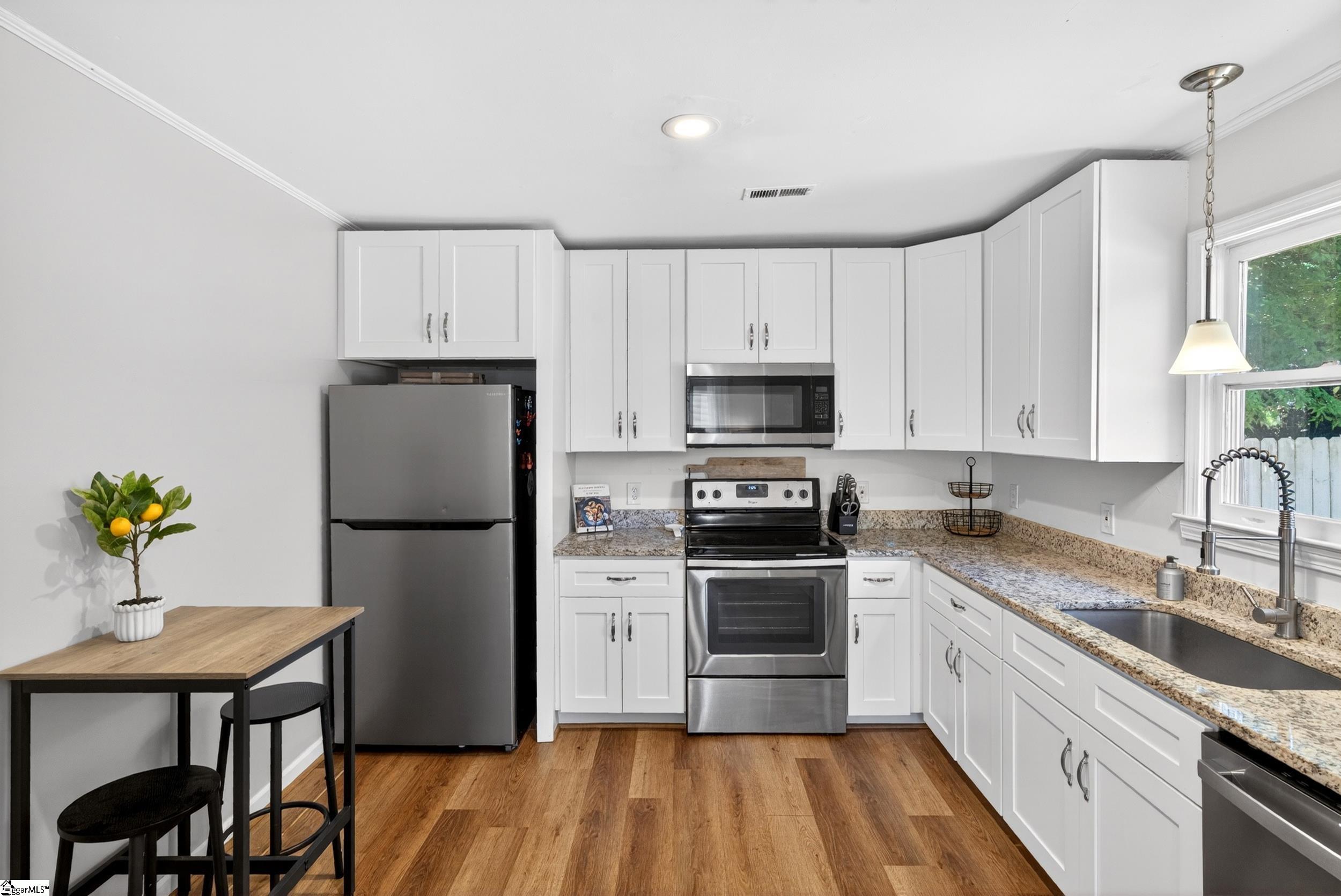7 Burns Circle Greenville, SC 29605