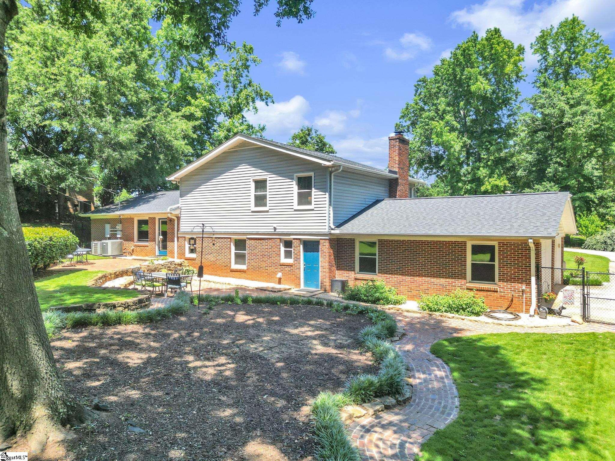 2803 Woodridge Drive Anderson, SC 29621