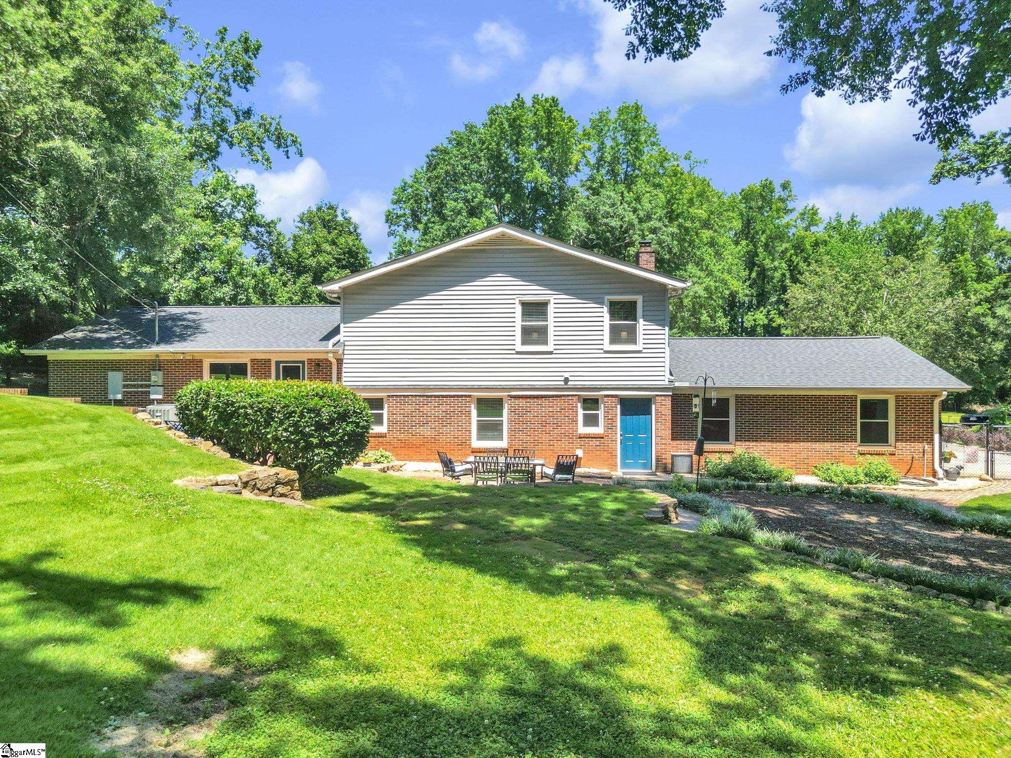 2803 Woodridge Drive Anderson, SC 29621