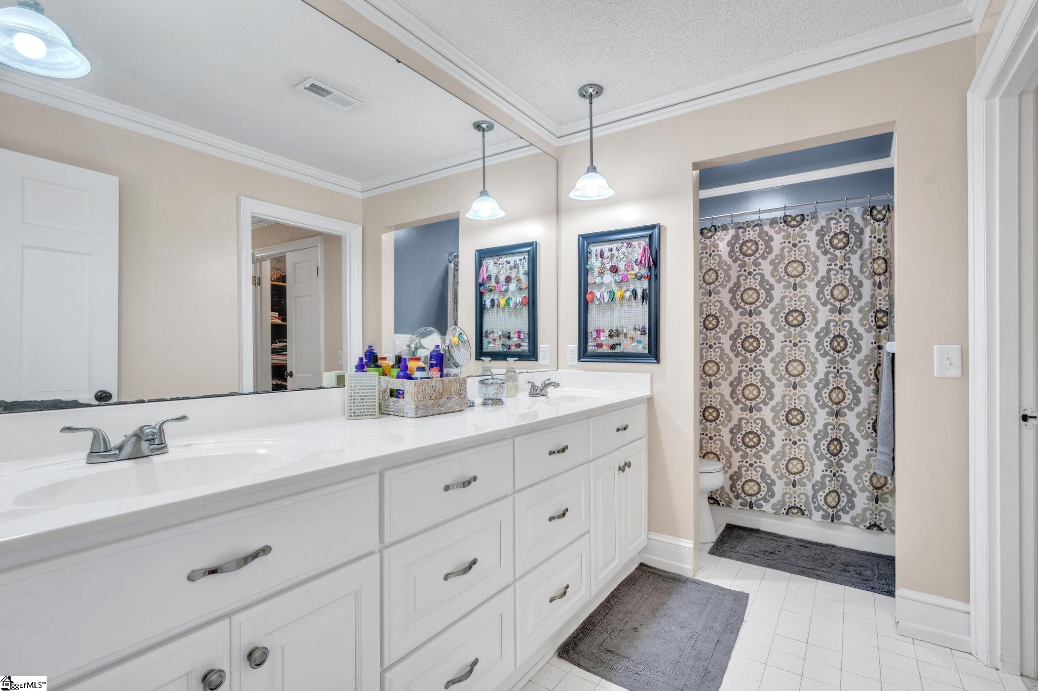 2803 Woodridge Drive Anderson, SC 29621