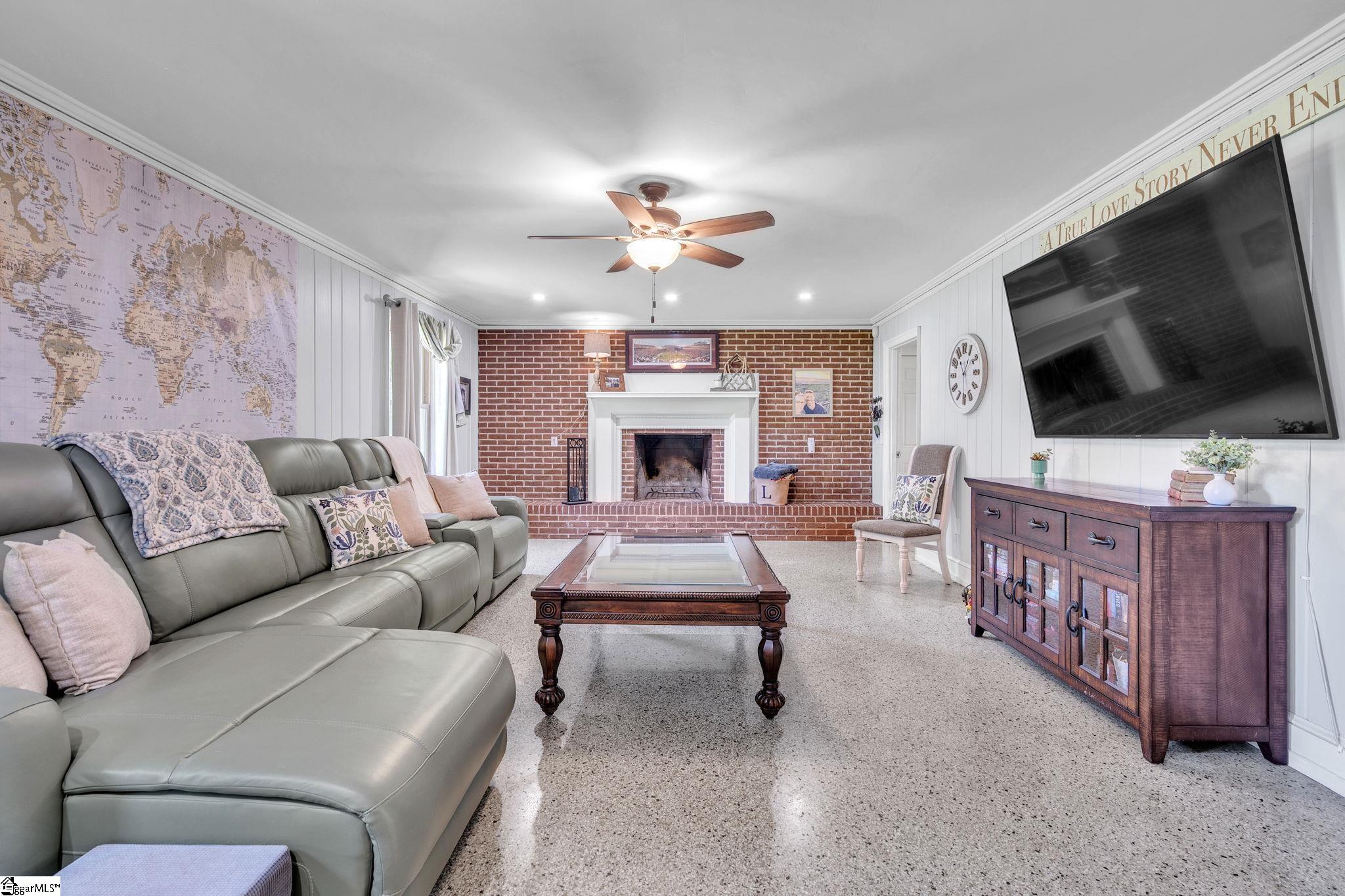 2803 Woodridge Drive Anderson, SC 29621