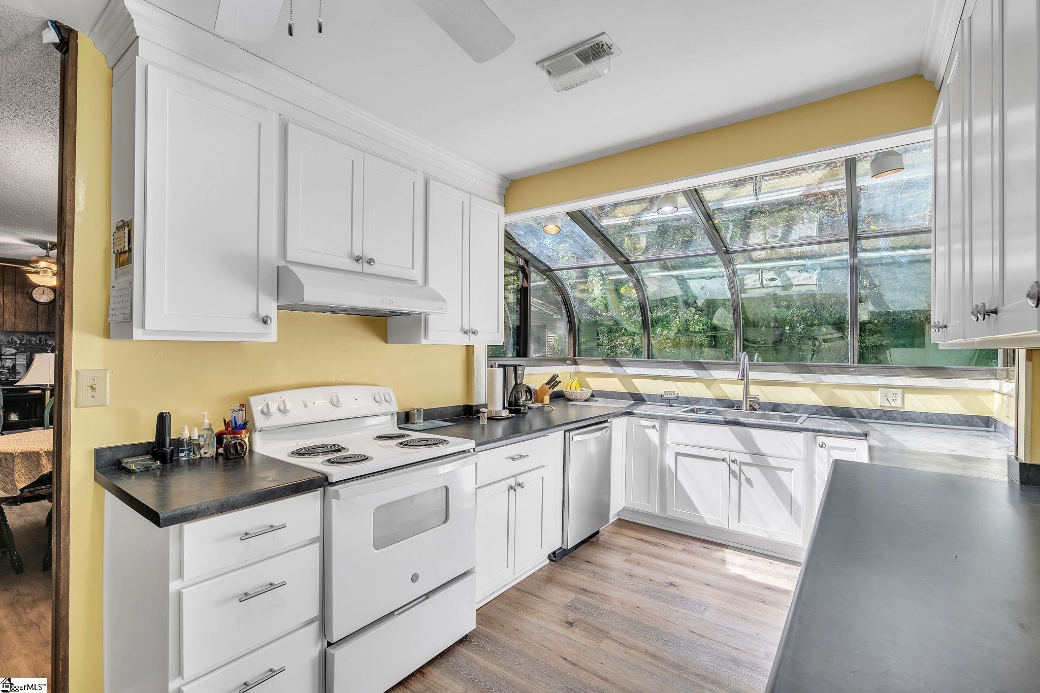 4 Merry Dale Lane Greenville, SC 29617