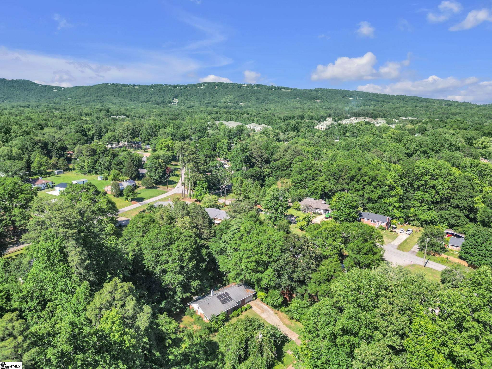 4 Merry Dale Lane Greenville, SC 29617