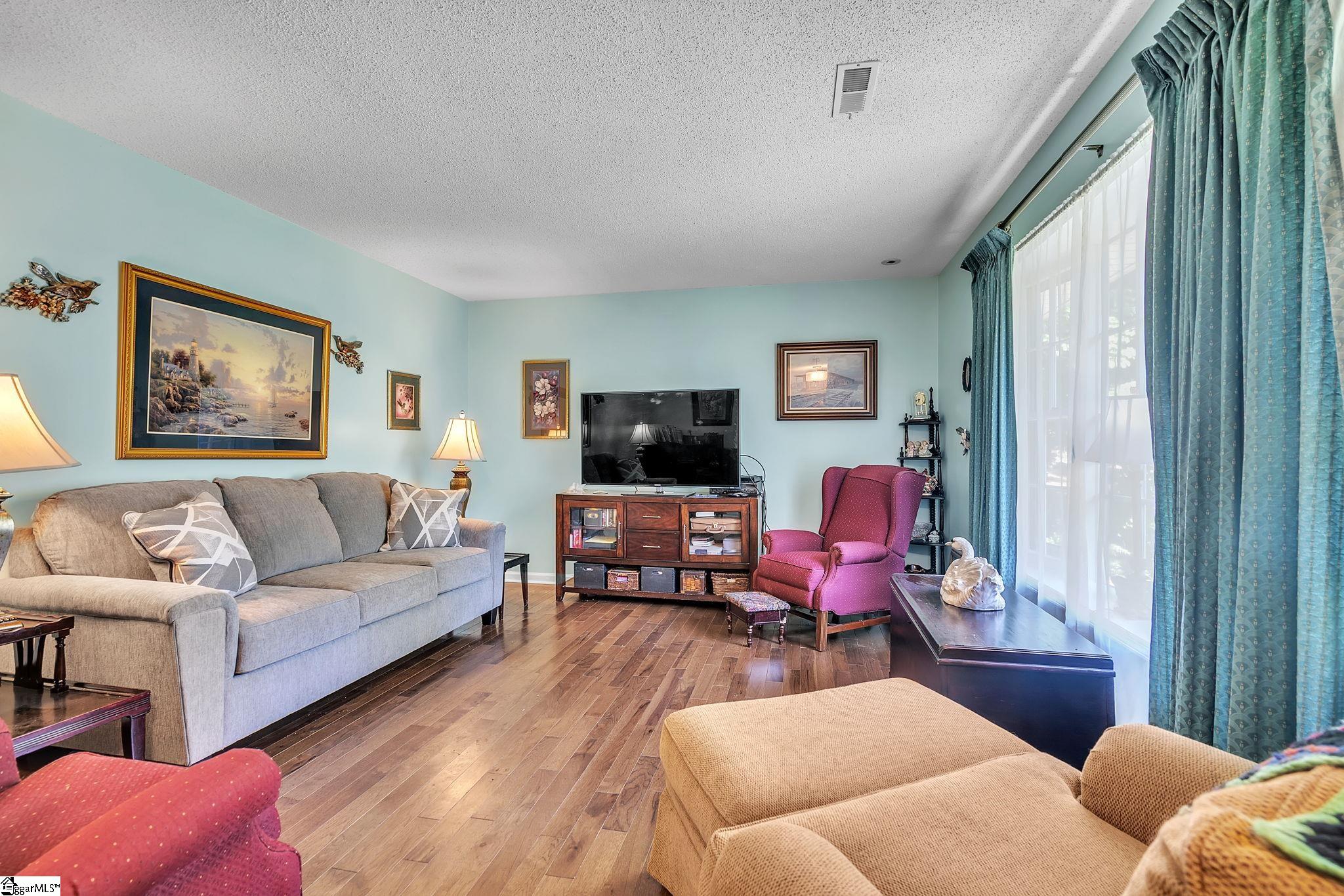 4 Merry Dale Lane Greenville, SC 29617