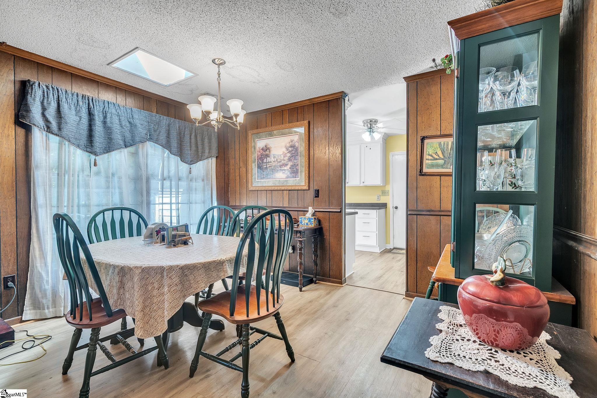4 Merry Dale Lane Greenville, SC 29617