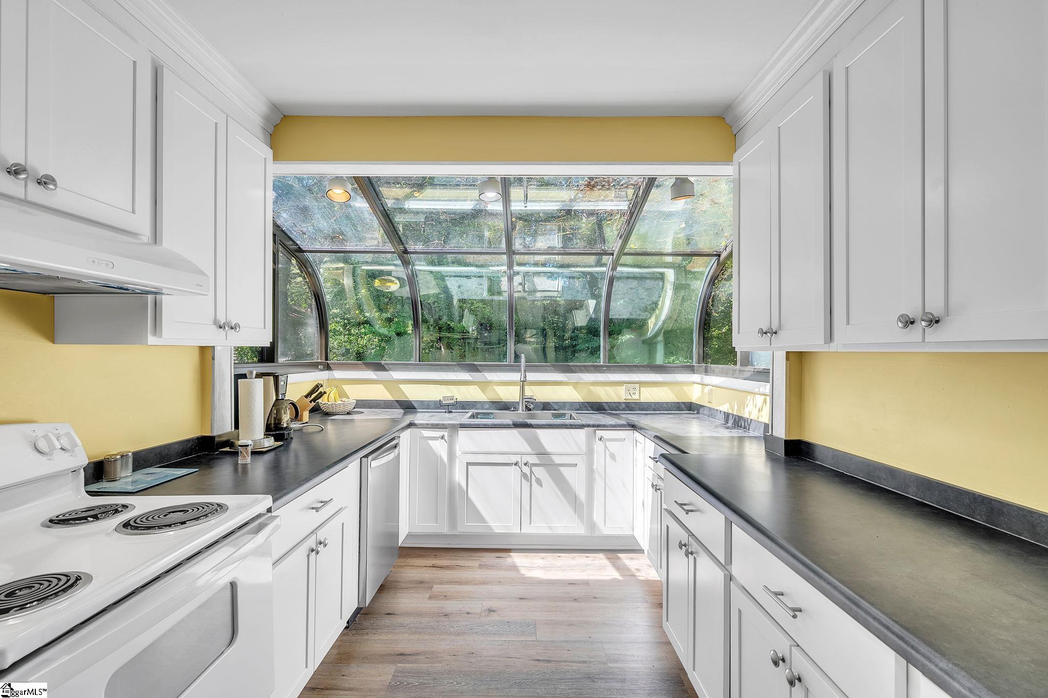 4 Merry Dale Lane Greenville, SC 29617