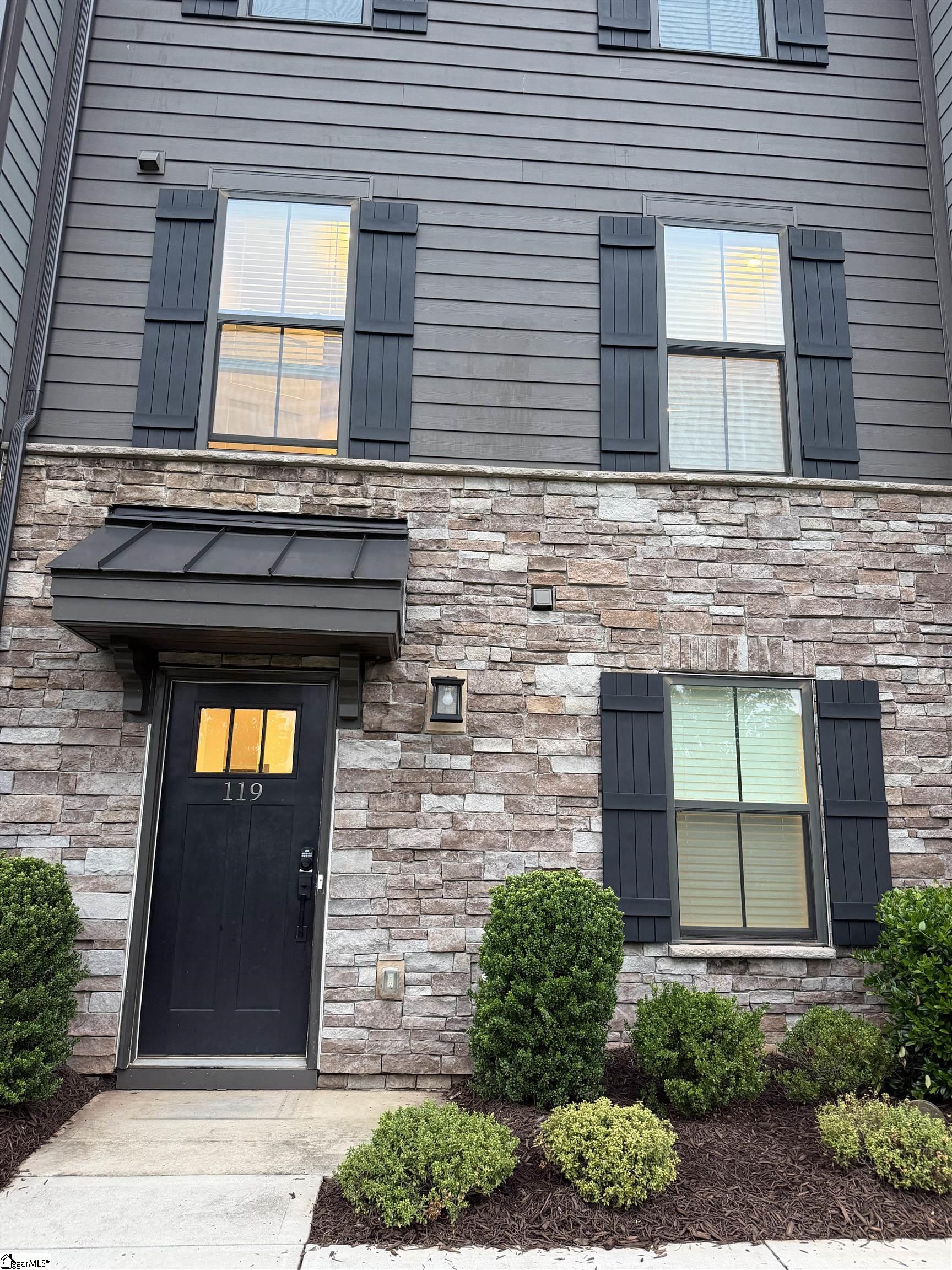 119 Rollins Avenue Greenville, SC 29607