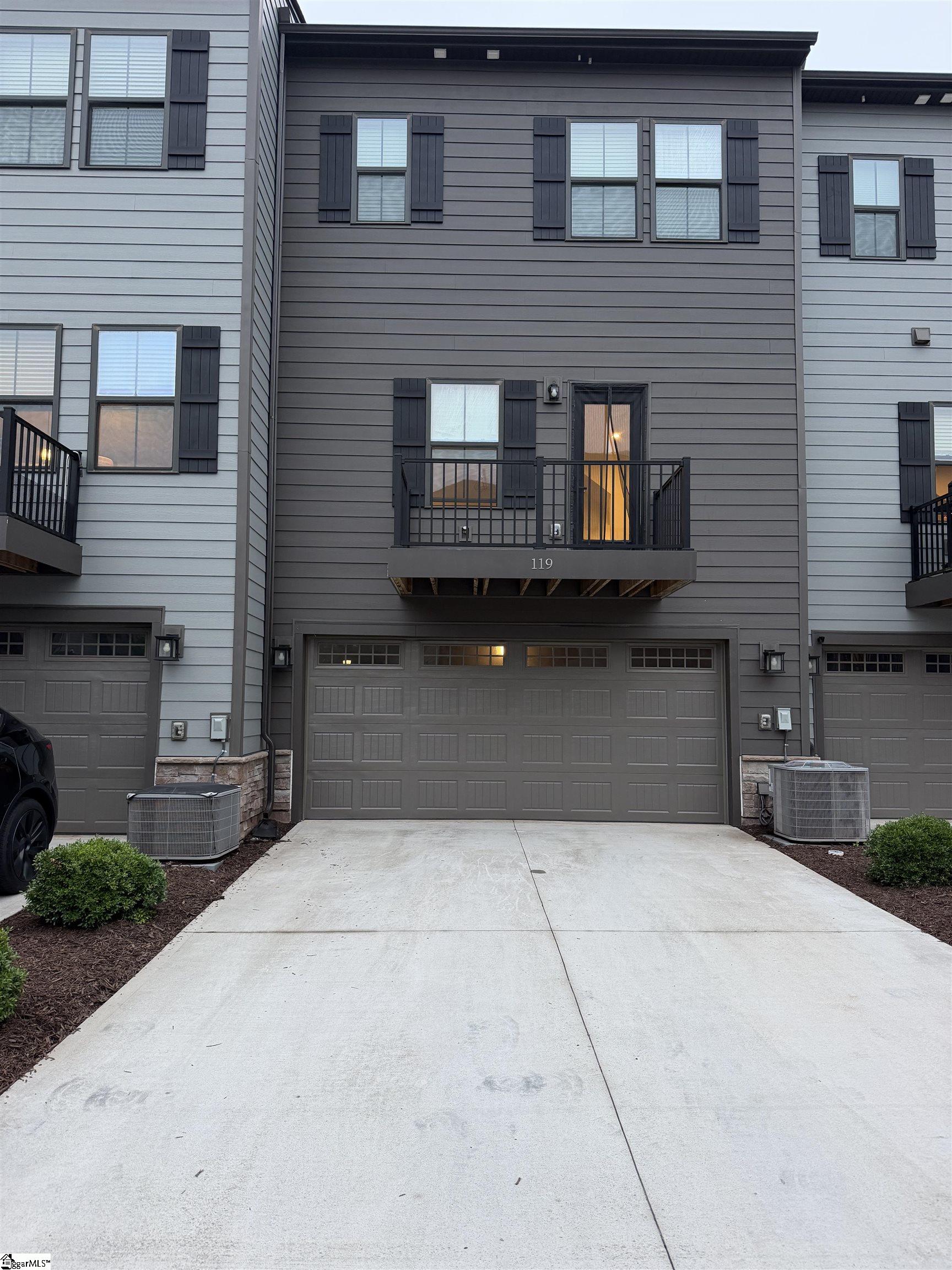 119 Rollins Avenue Greenville, SC 29607