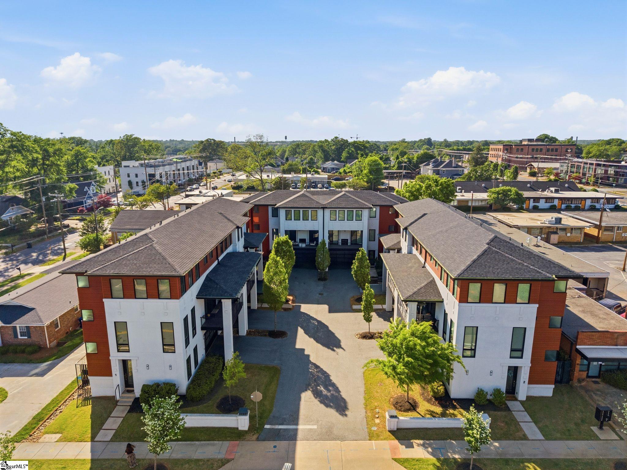 4 Calhoun Hill Way Greenville, SC 29601-3242