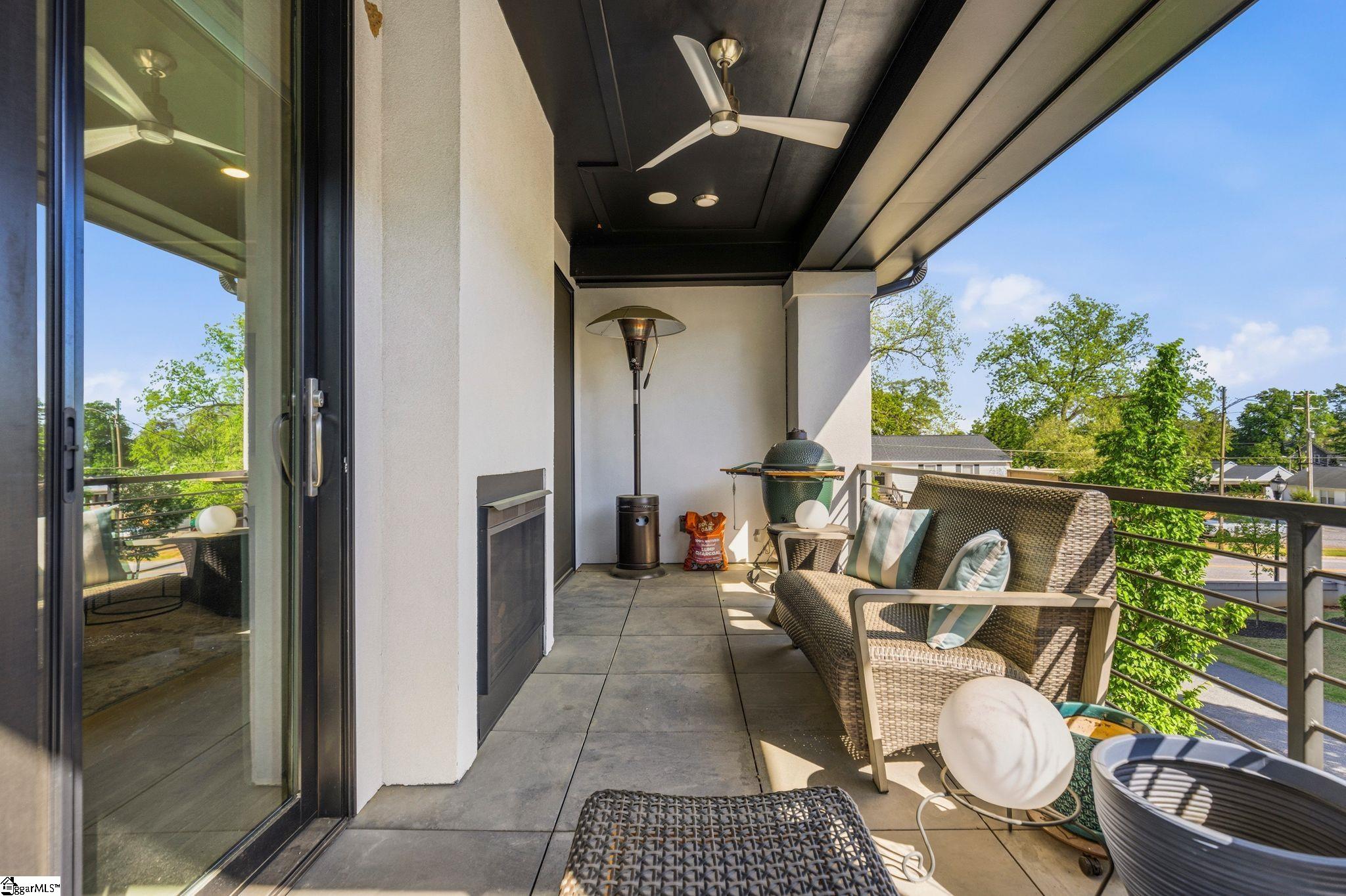 4 Calhoun Hill Way Greenville, SC 29601-3242