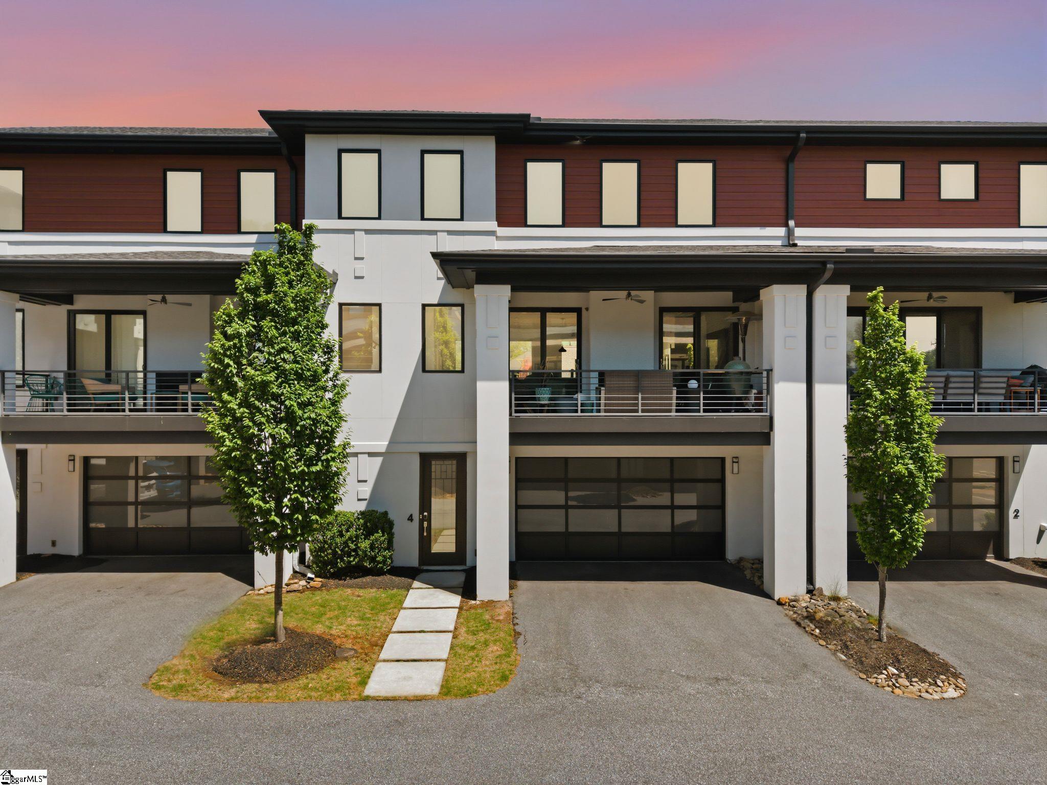 4 Calhoun Hill Way Greenville, SC 29601-3242