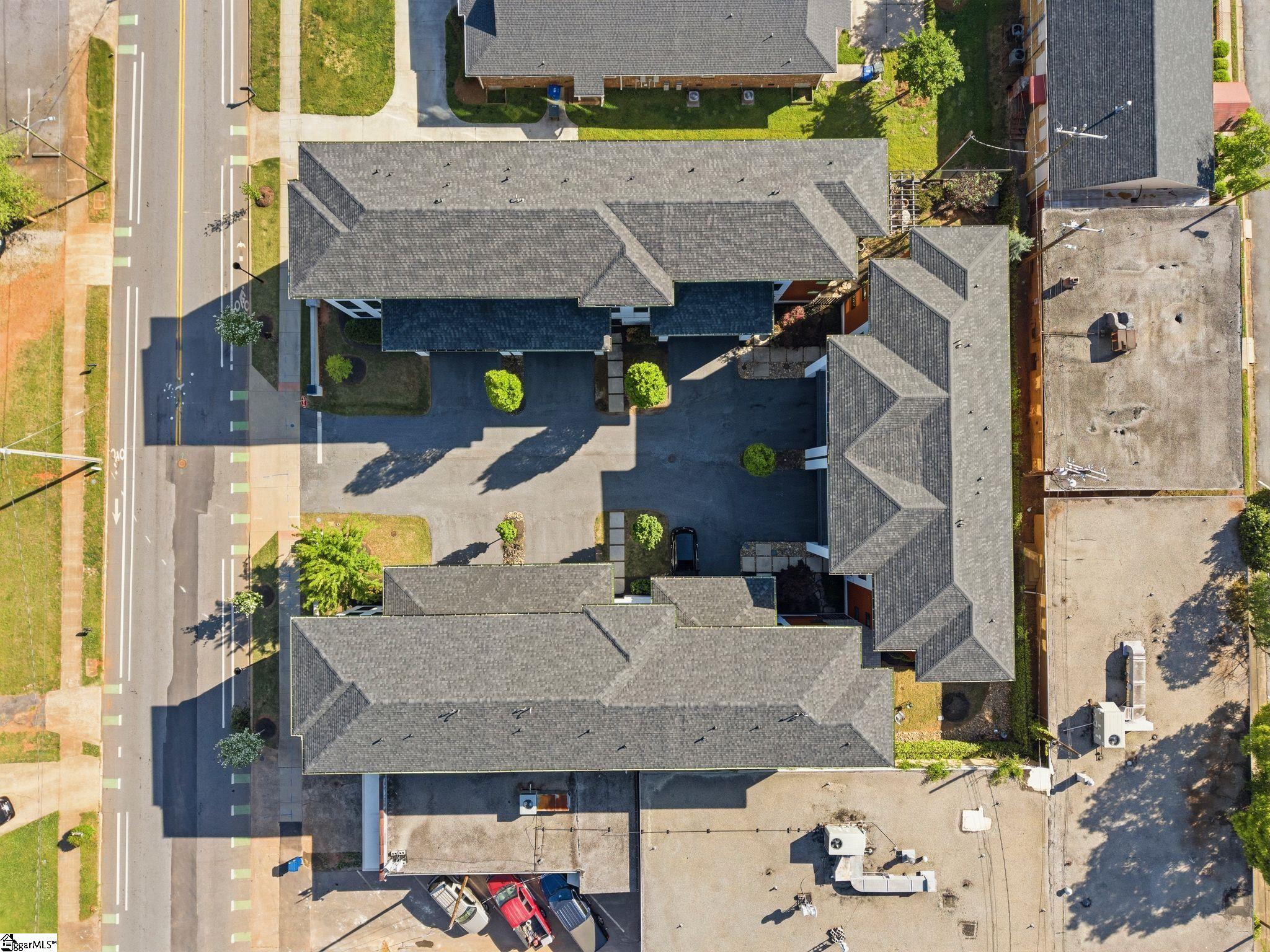 4 Calhoun Hill Way Greenville, SC 29601-3242