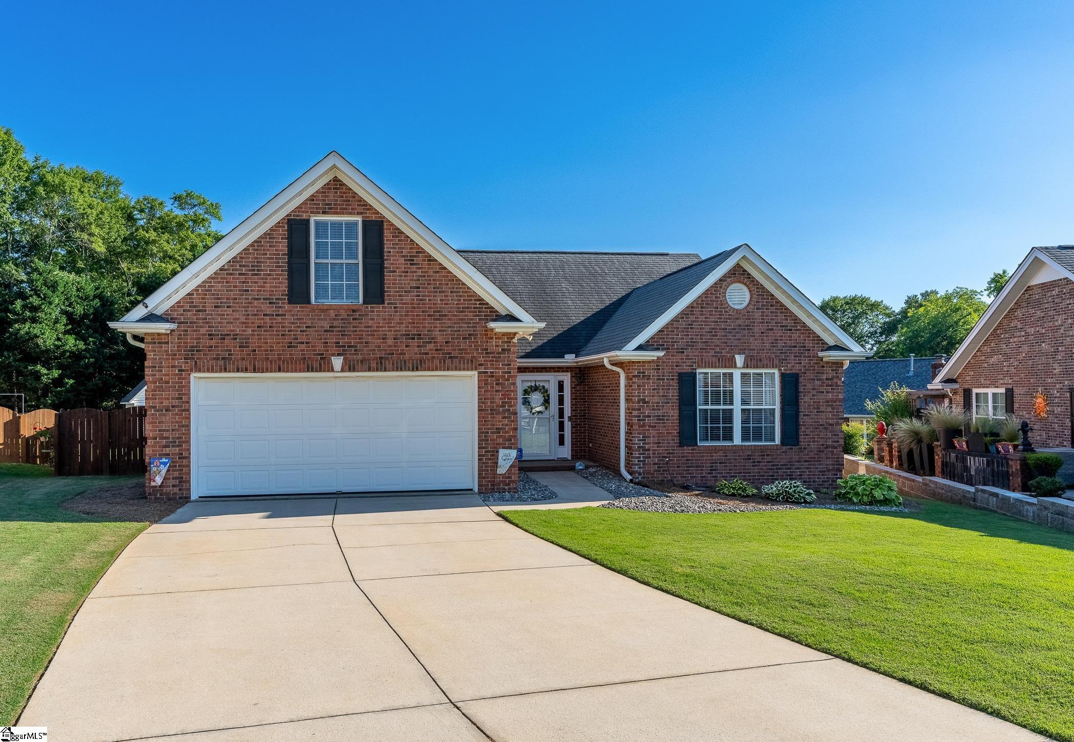 6 Huntley Court Simpsonville, SC 29681