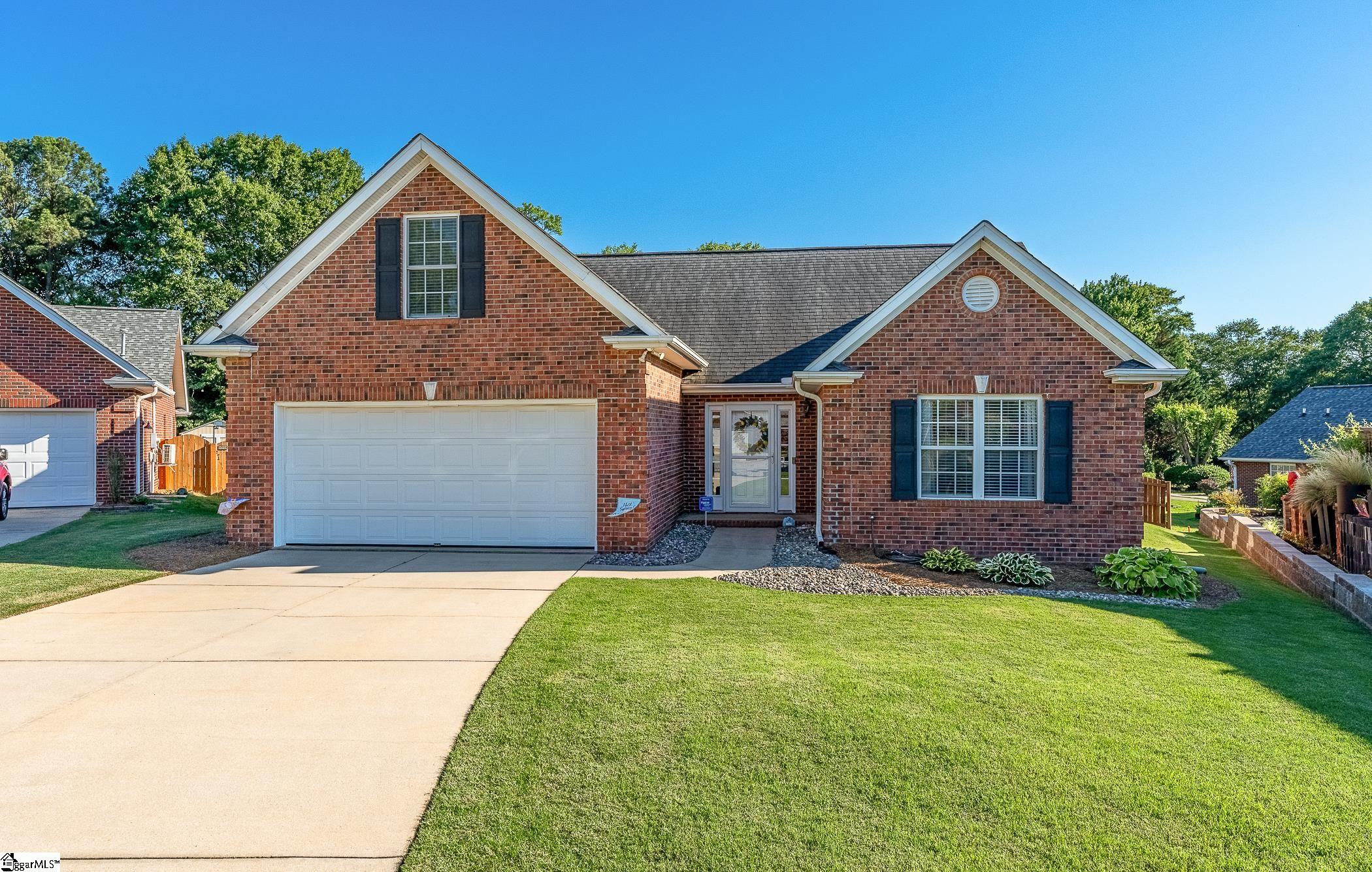 6 Huntley Court Simpsonville, SC 29681