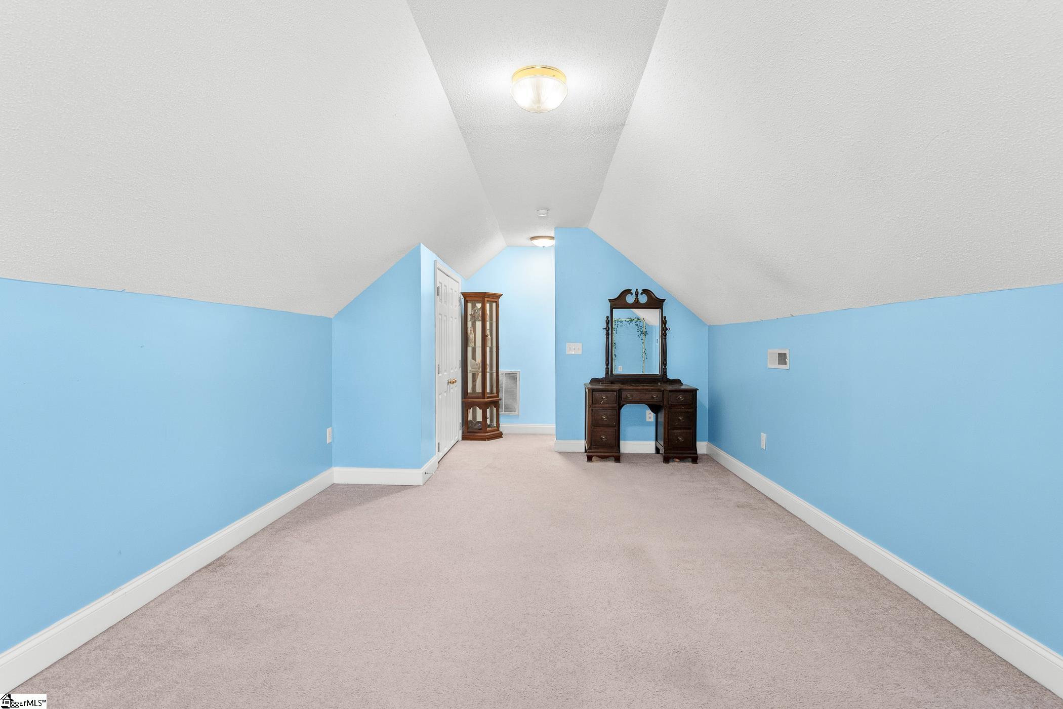 6 Huntley Court Simpsonville, SC 29681