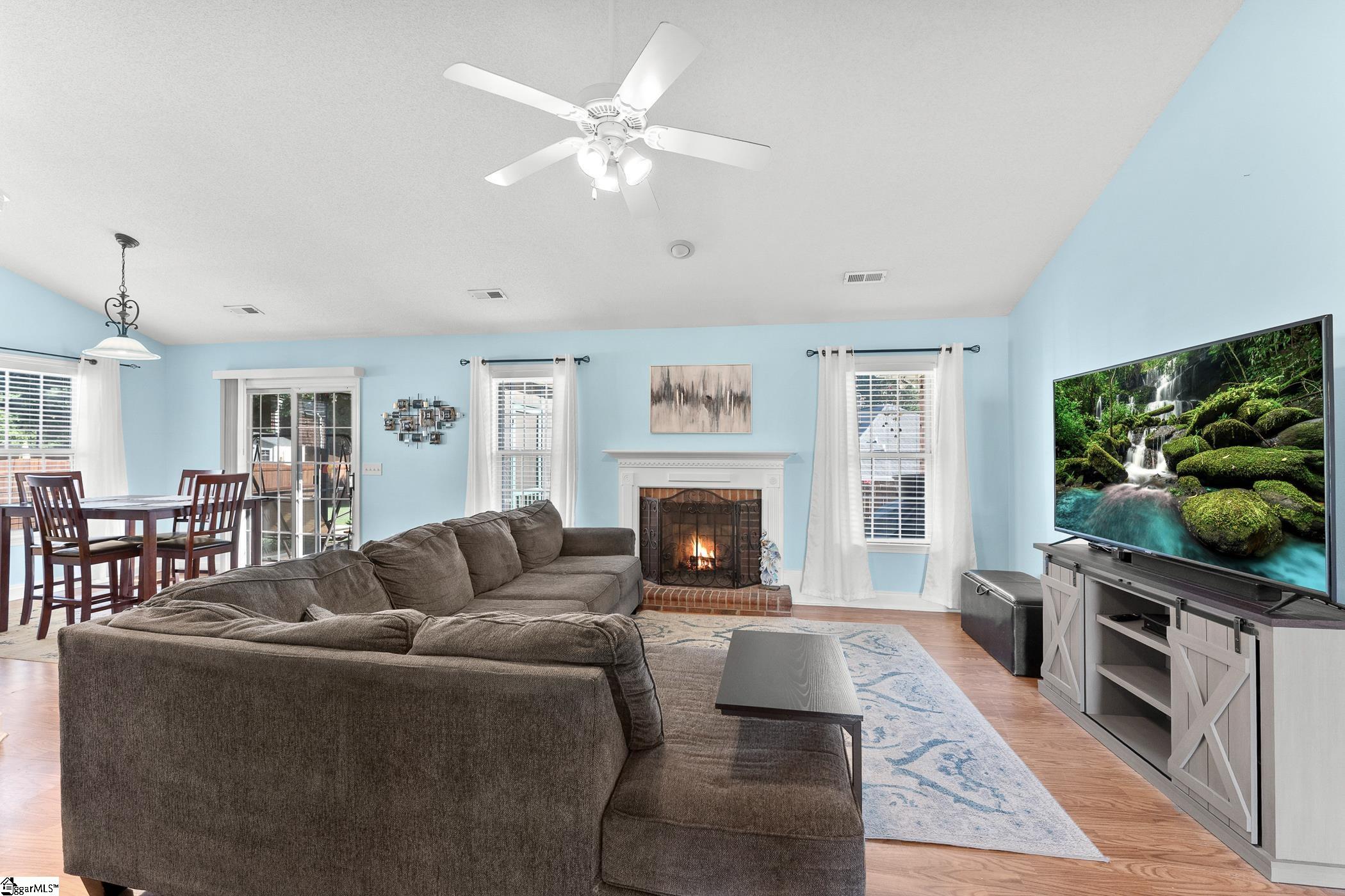 6 Huntley Court Simpsonville, SC 29681