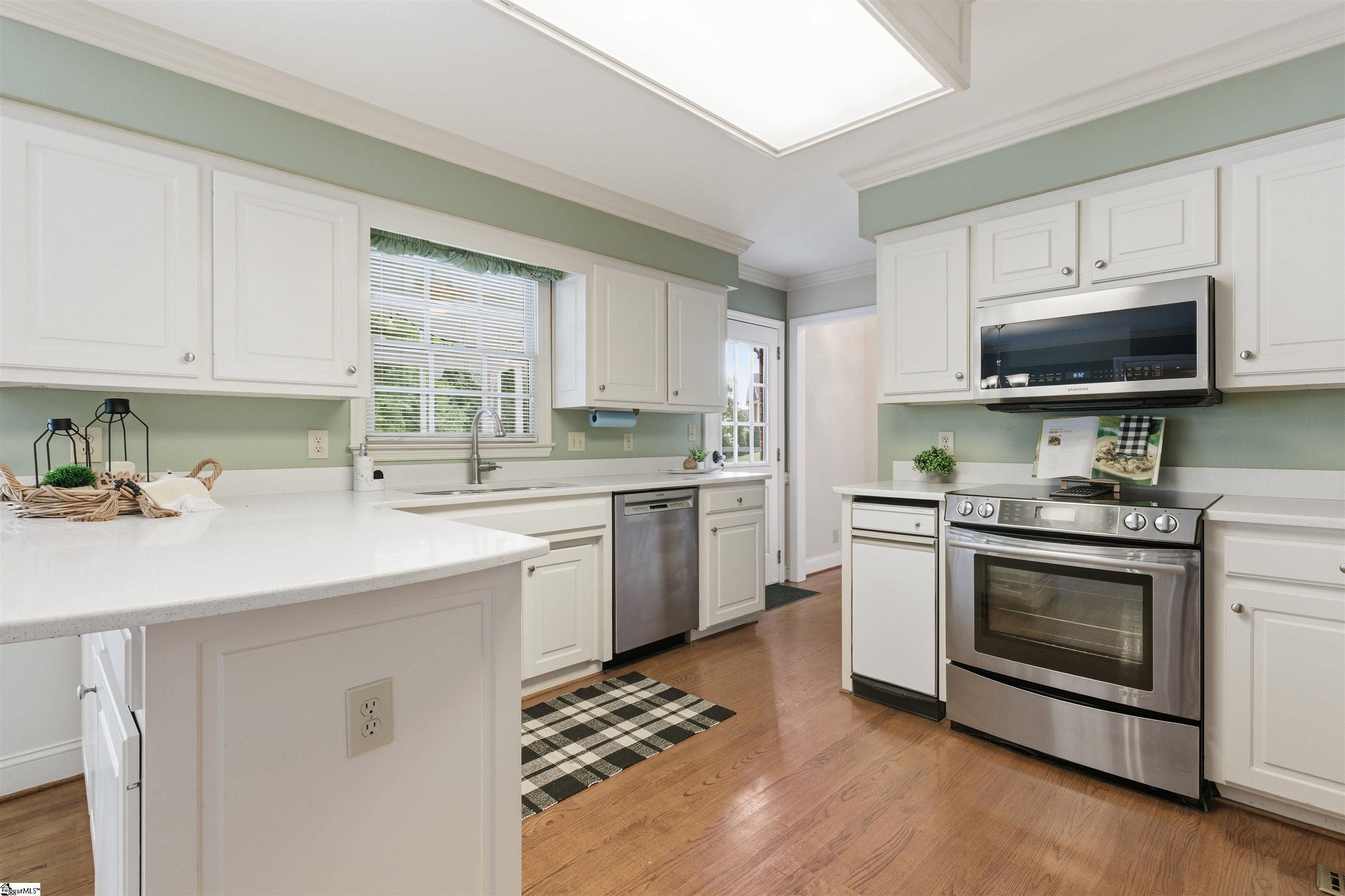 110 W Killarney Lake Moore, SC 29369