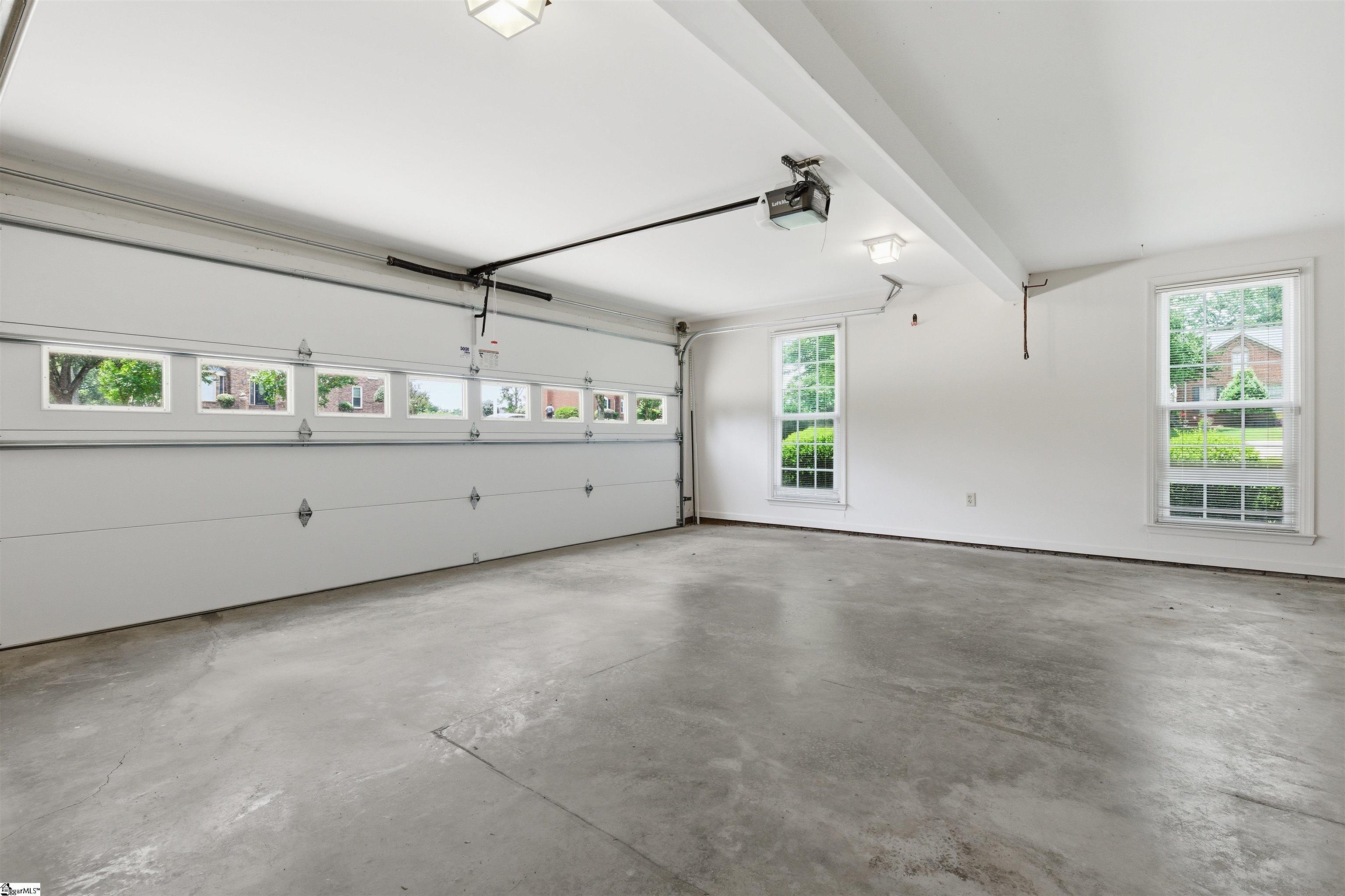 110 W Killarney Lake Moore, SC 29369