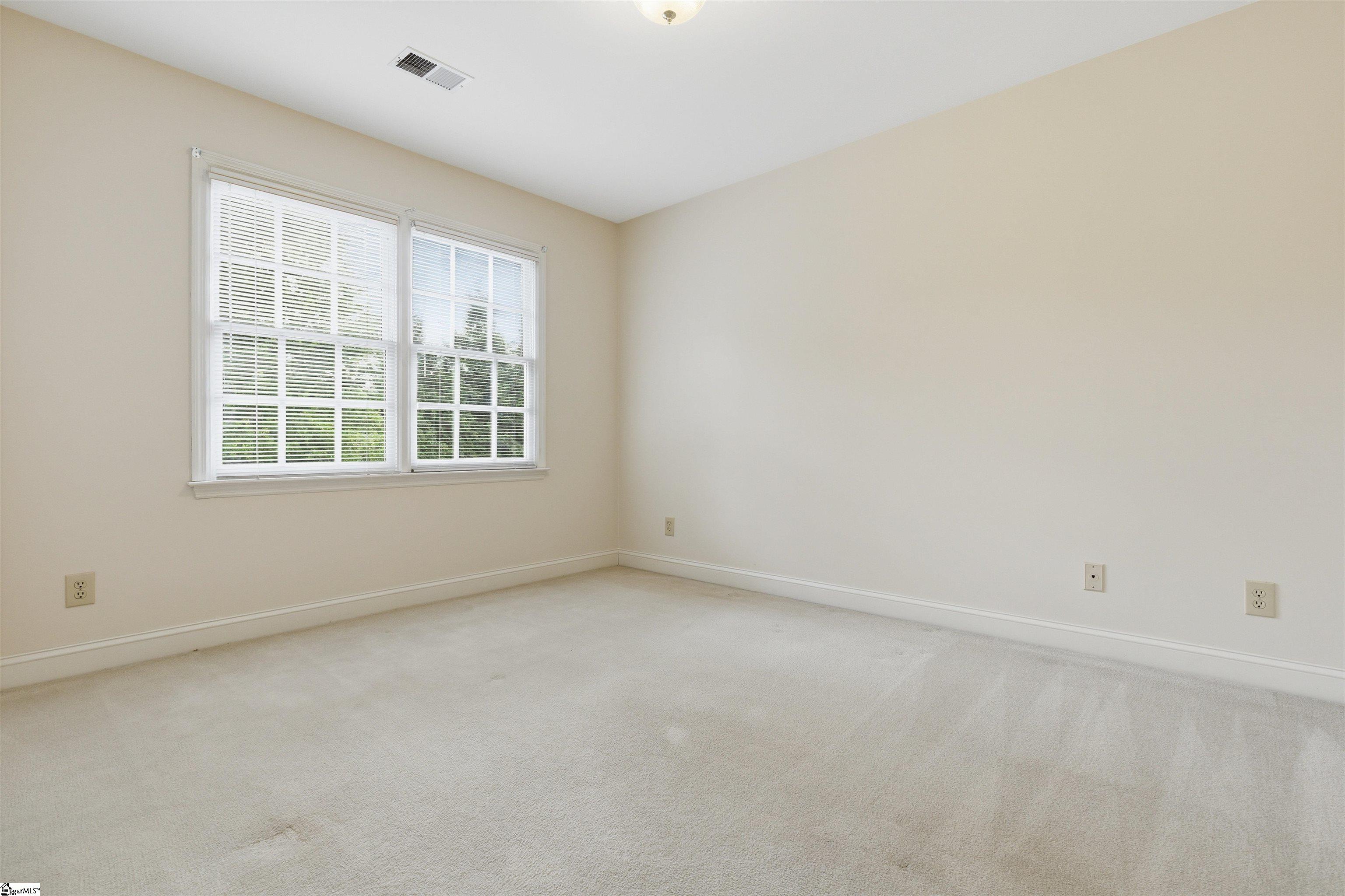 110 W Killarney Lake Moore, SC 29369