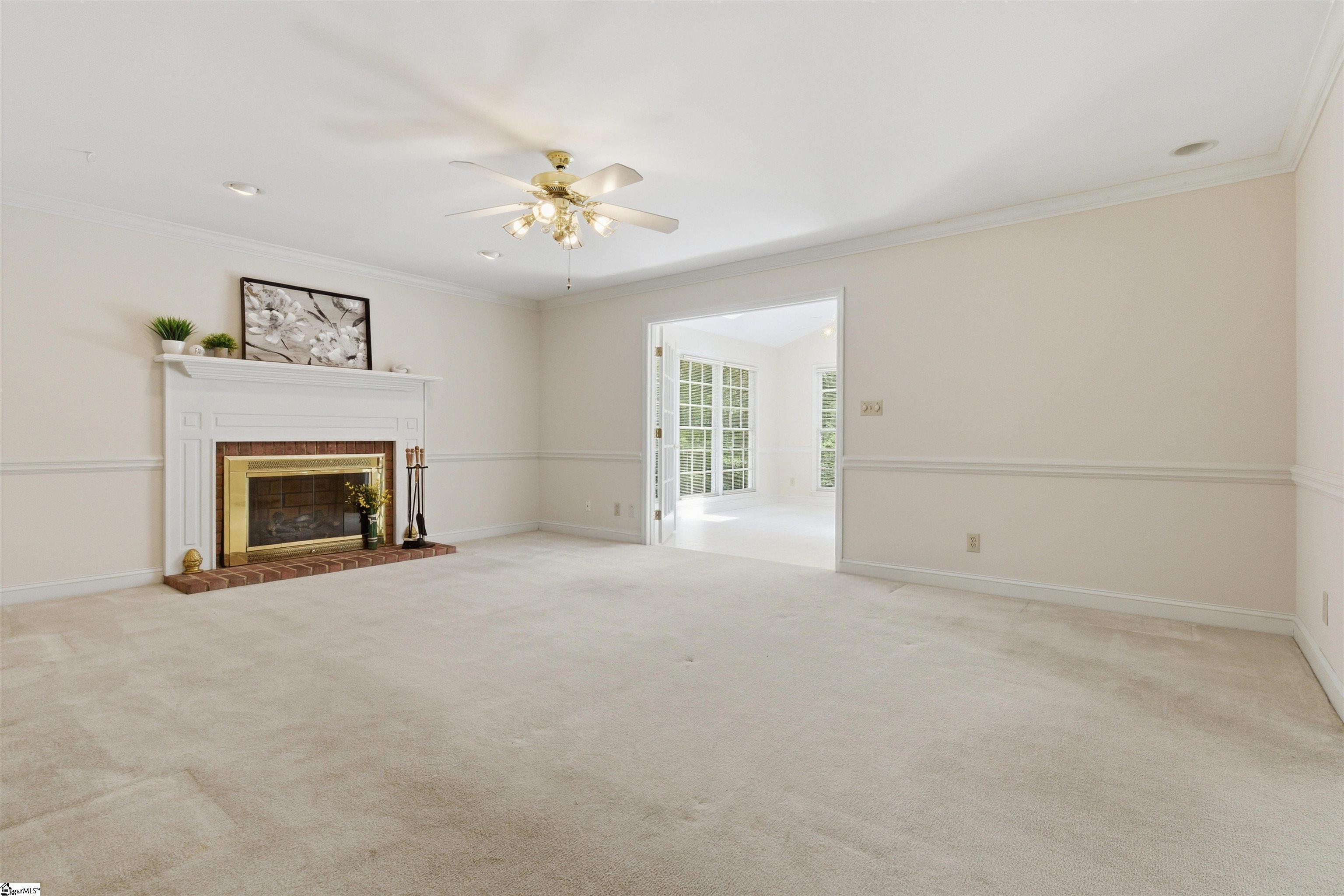 110 W Killarney Lake Moore, SC 29369
