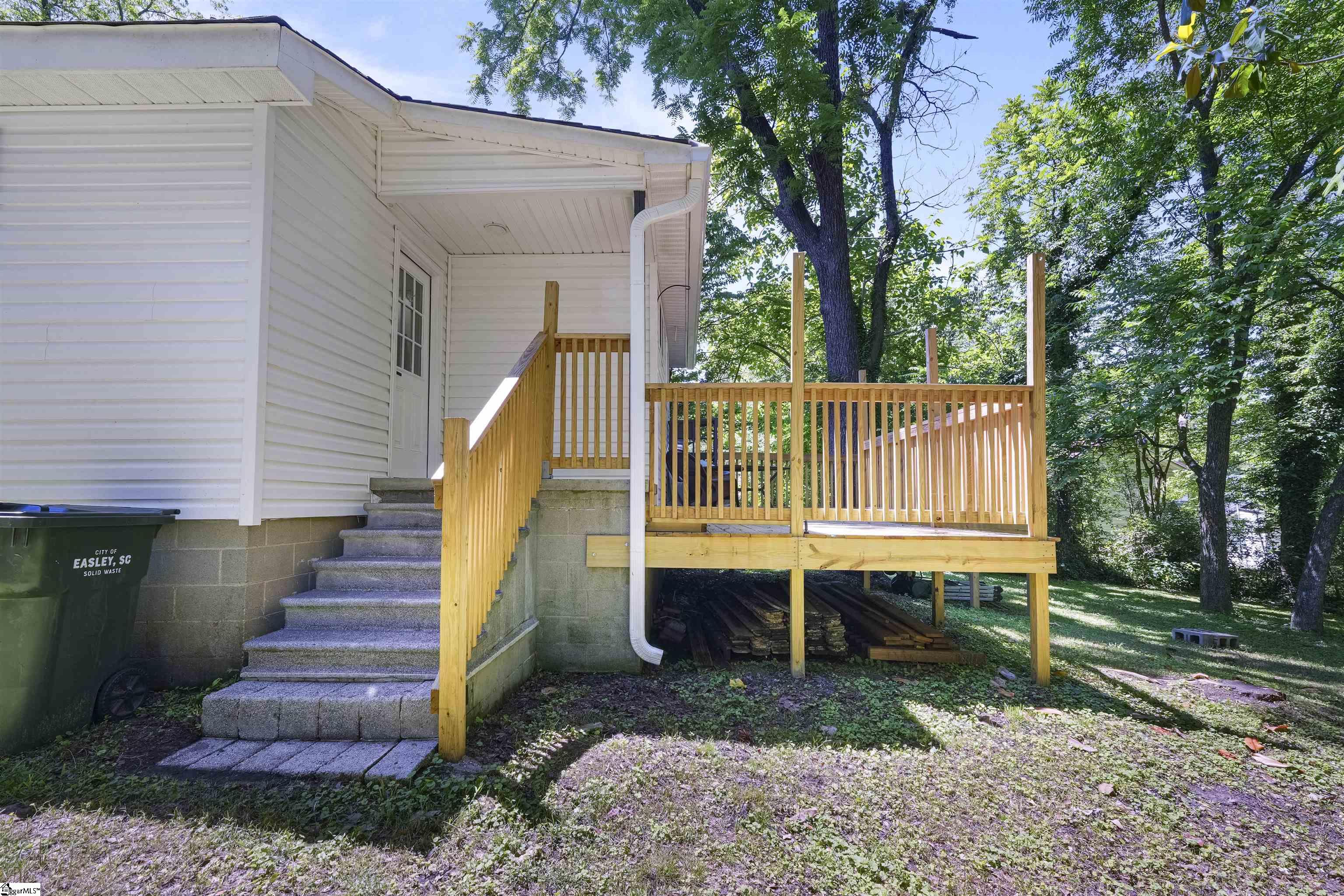 106 N 3rd Street Easley, SC 29640