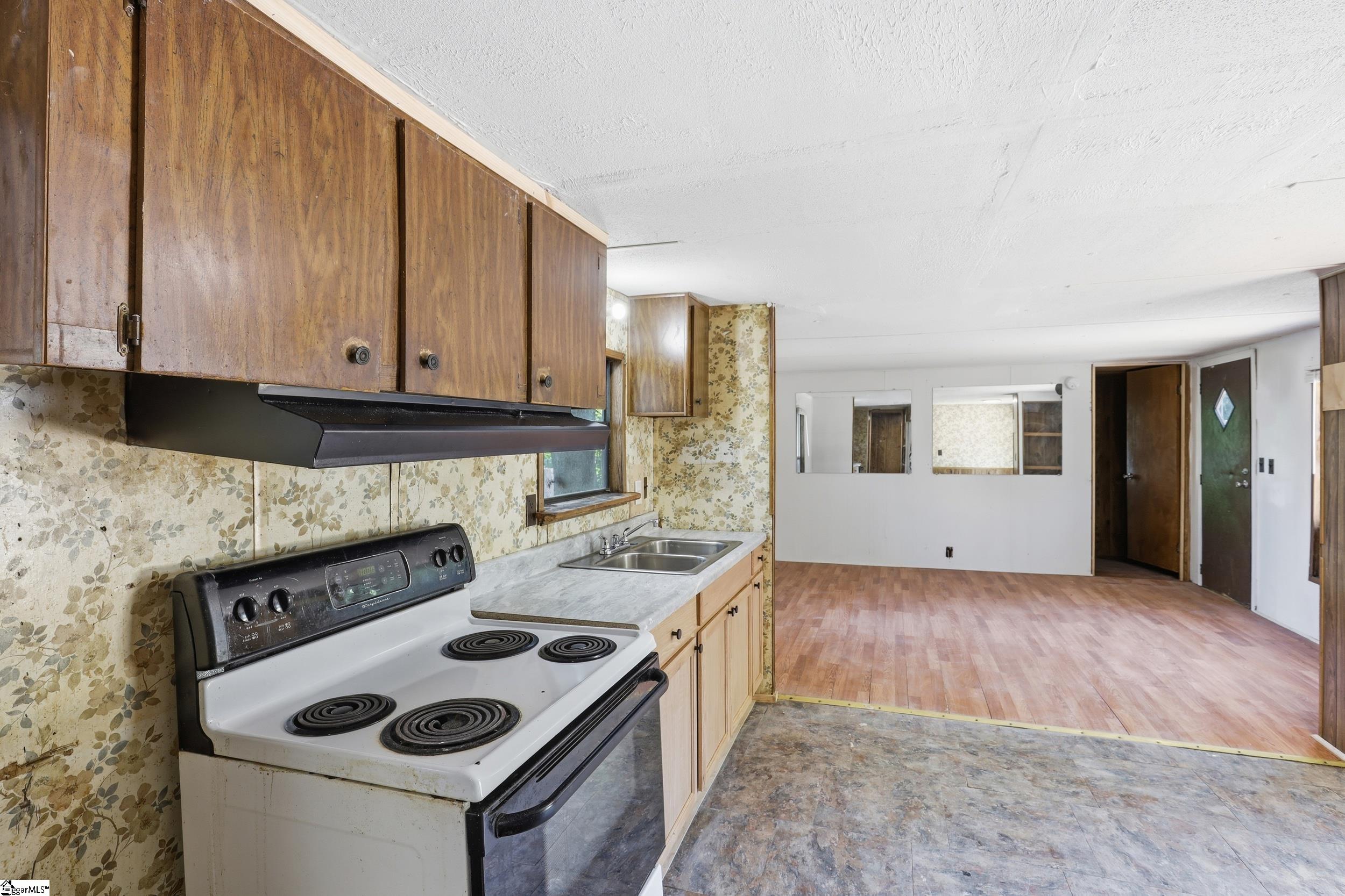 10 Ace Drive Greenville, SC 29605